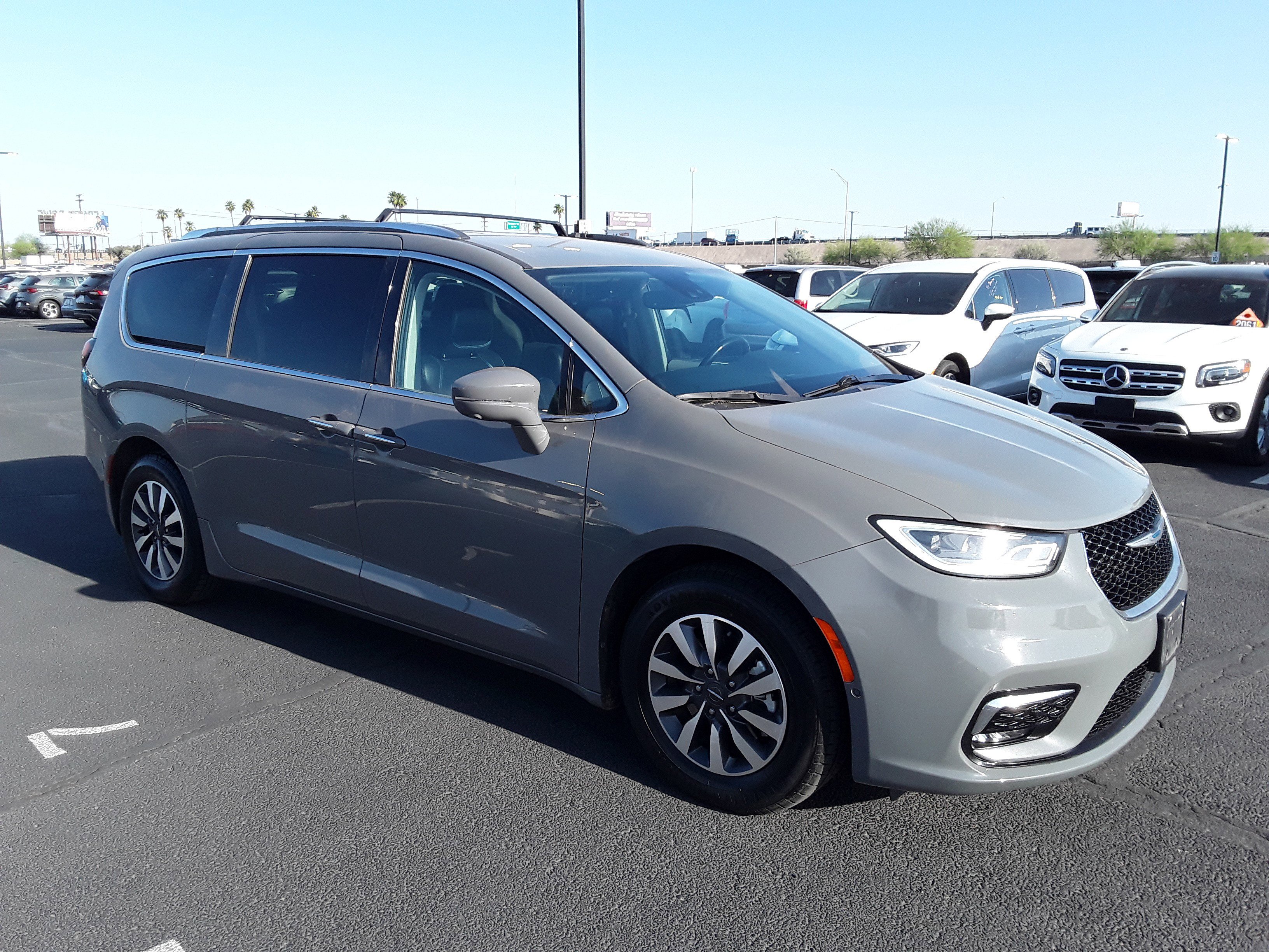 2021 Chrysler Pacifica Hybrid Touring L FWD