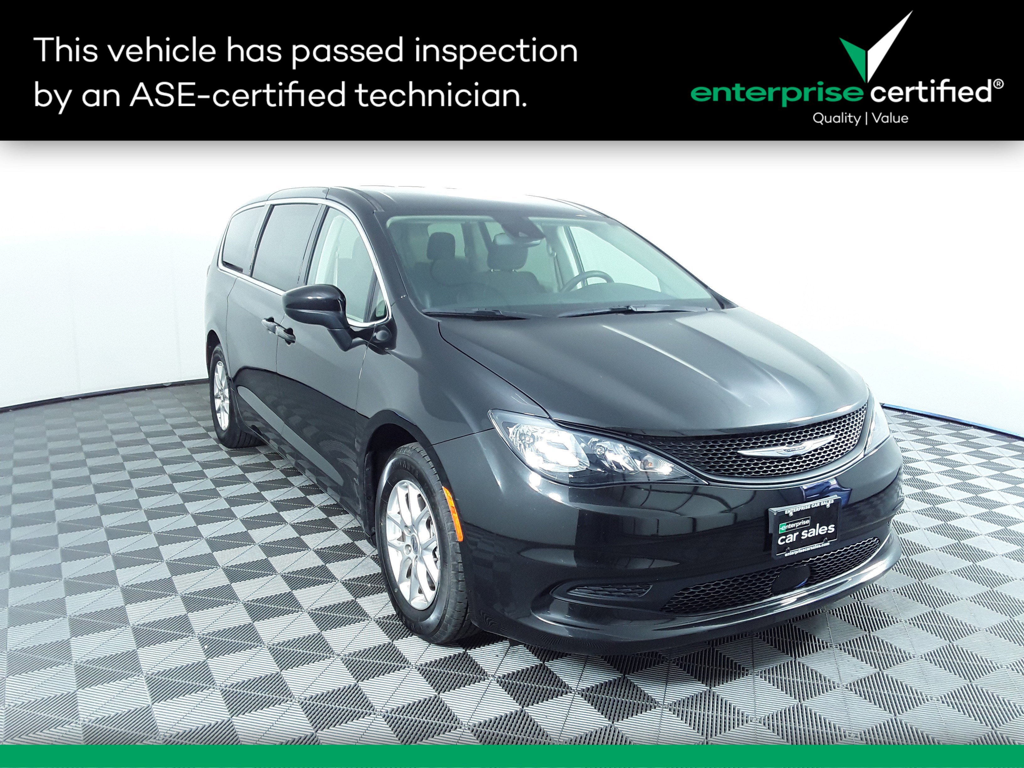 Used 2023 Chrysler Voyager LX FWD's photo