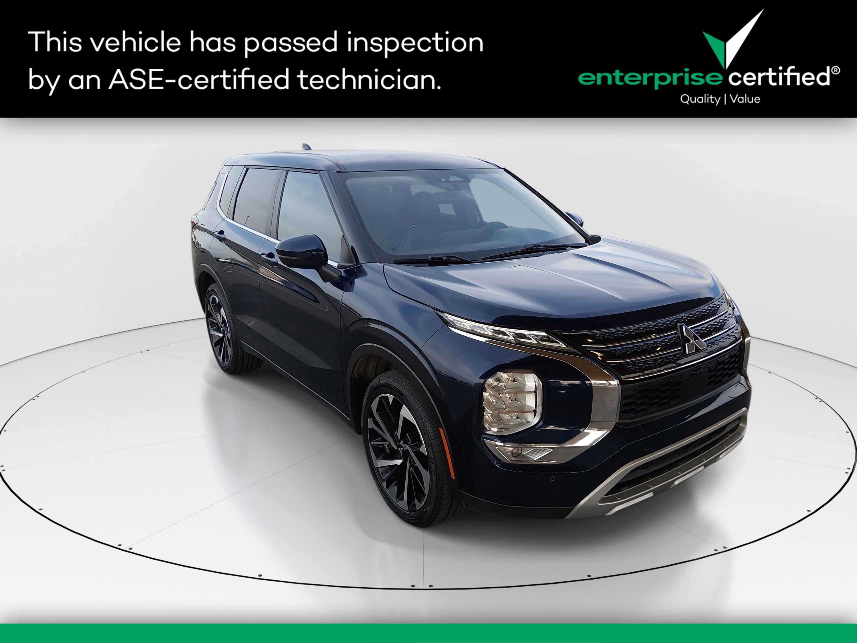 2024 Mitsubishi Outlander SE's photo