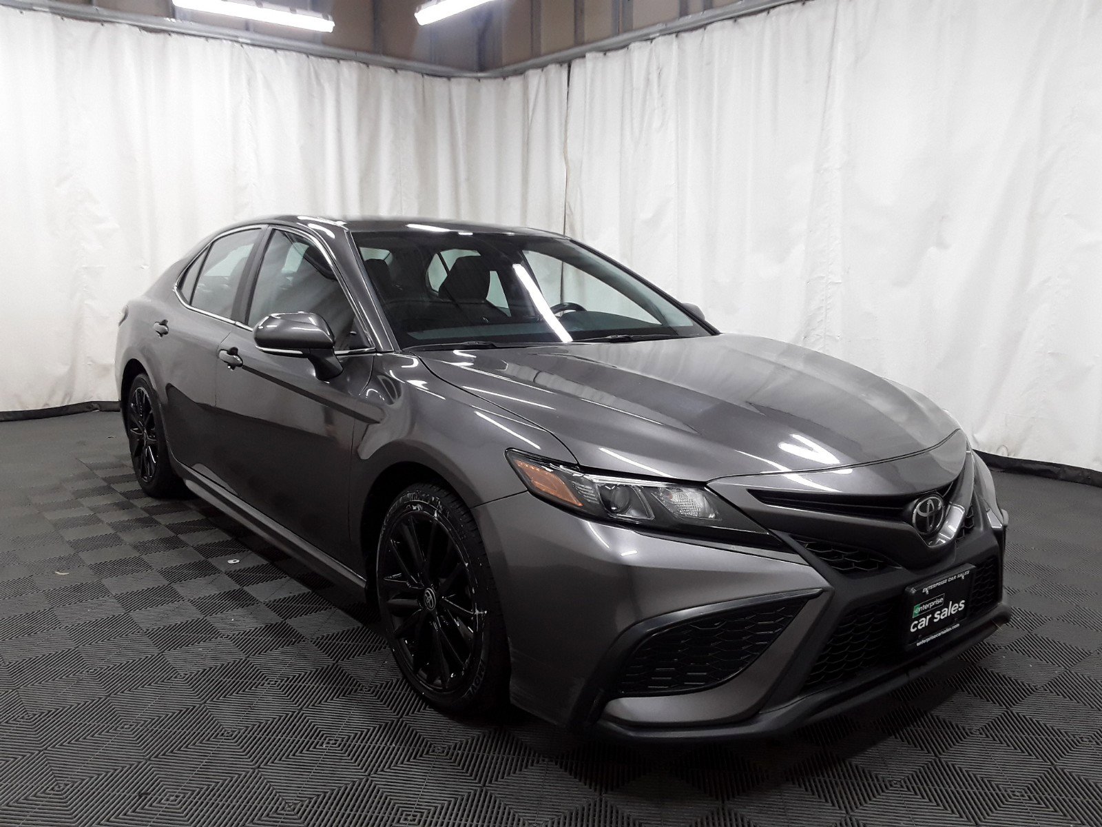 2022 Toyota Camry SE Auto