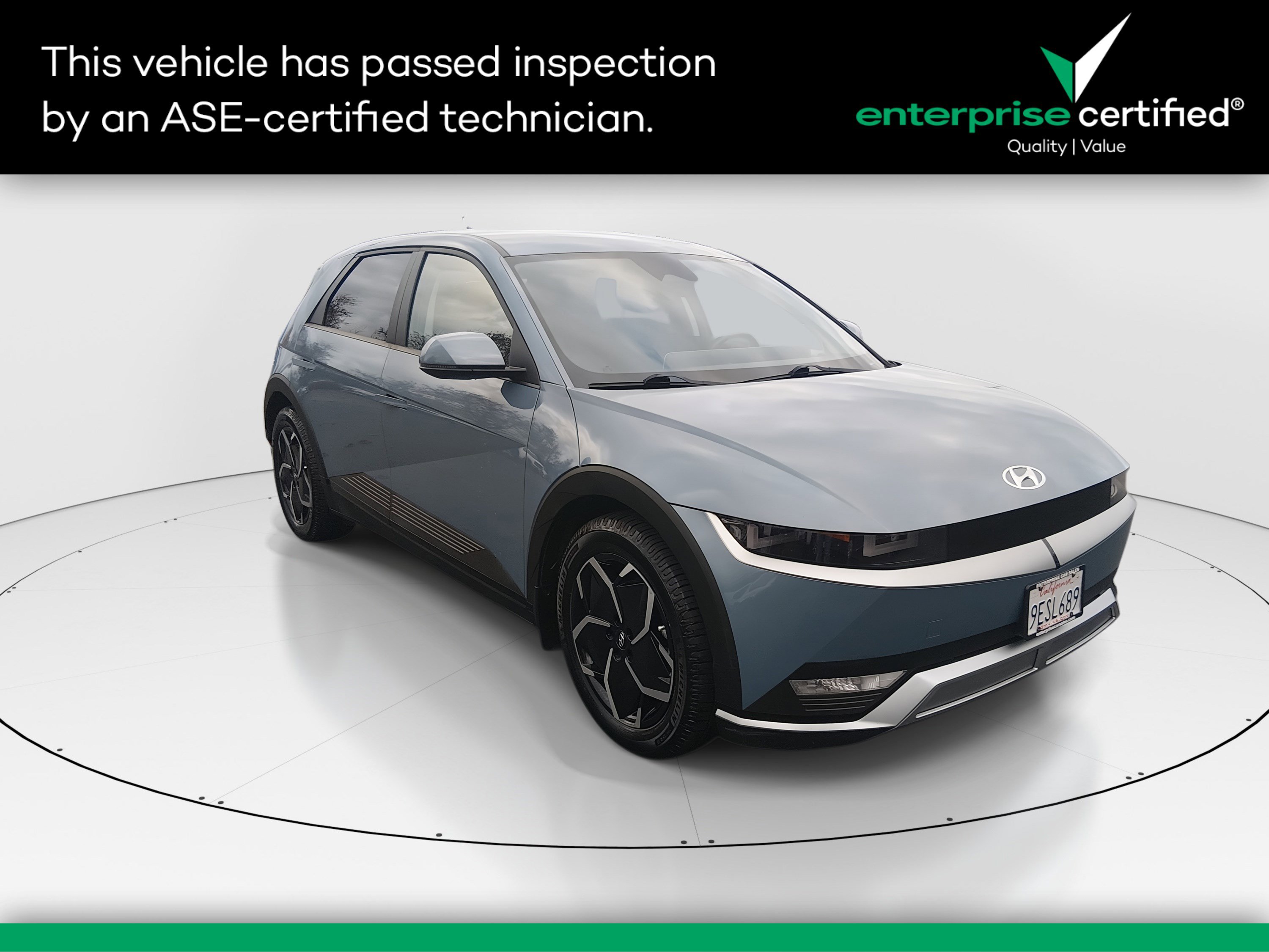 2023 Hyundai IONIQ 5 SE's photo