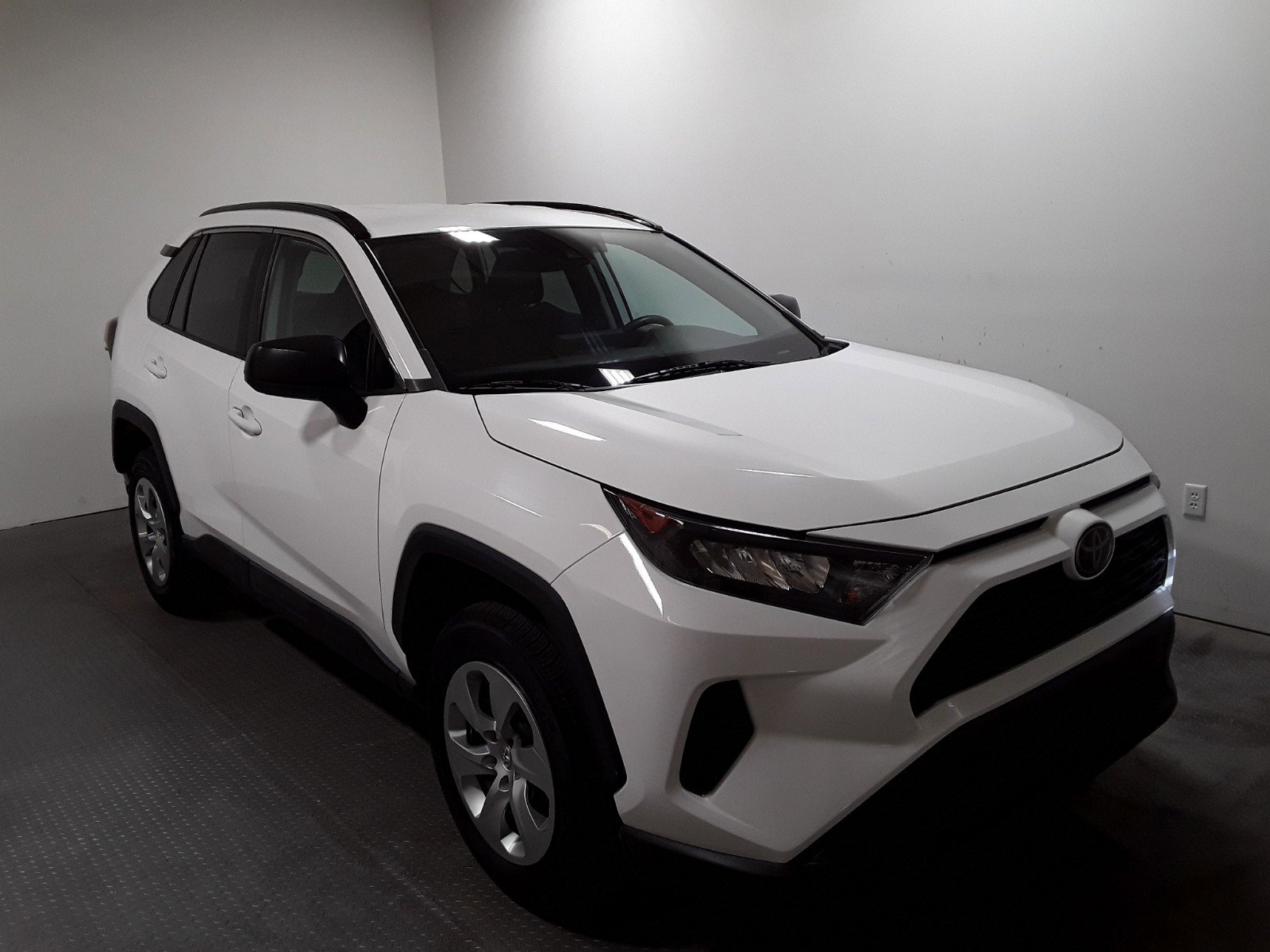 2020 Toyota RAV4 LE FWD