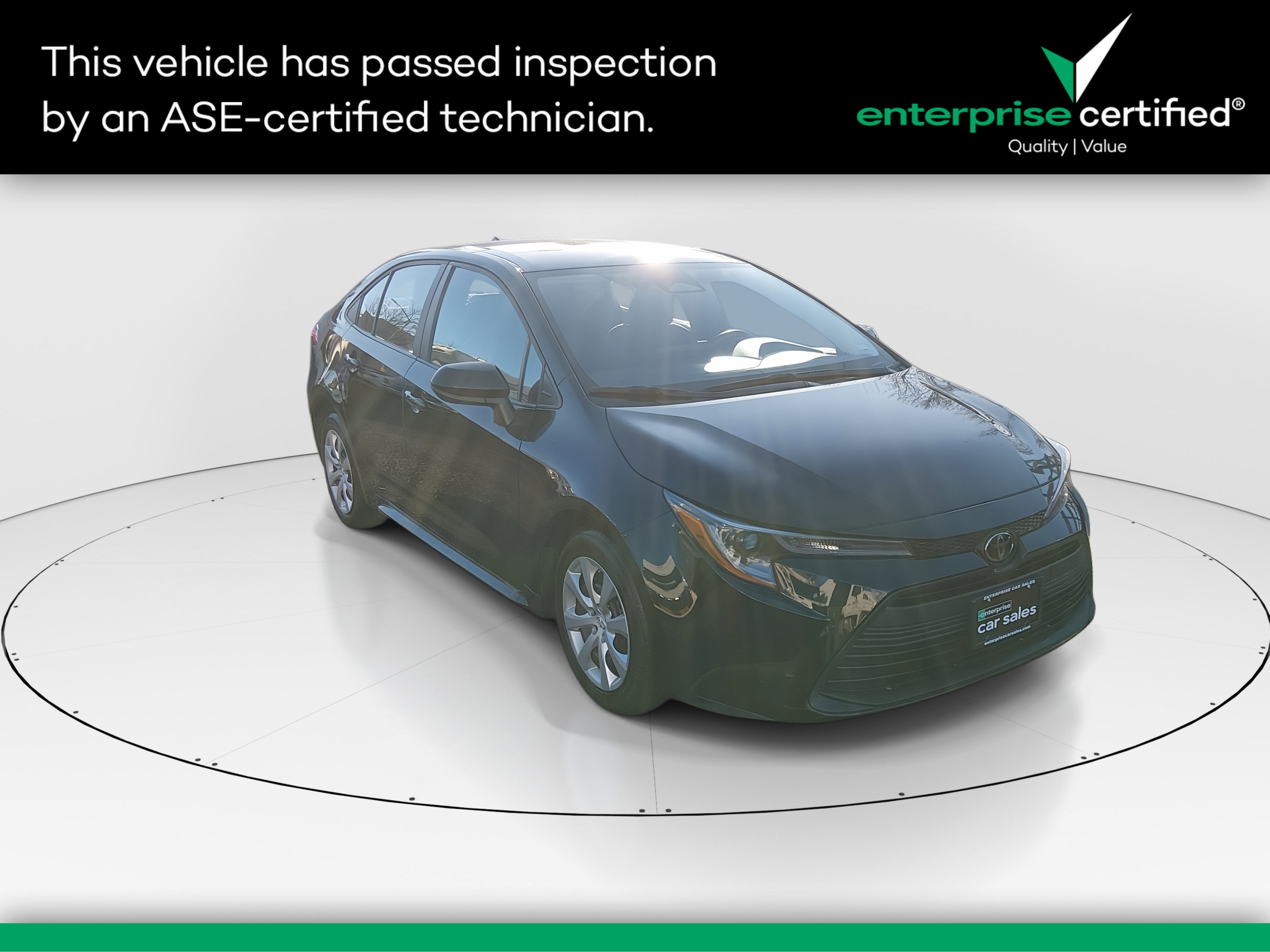 2024 Toyota Corolla LE's photo