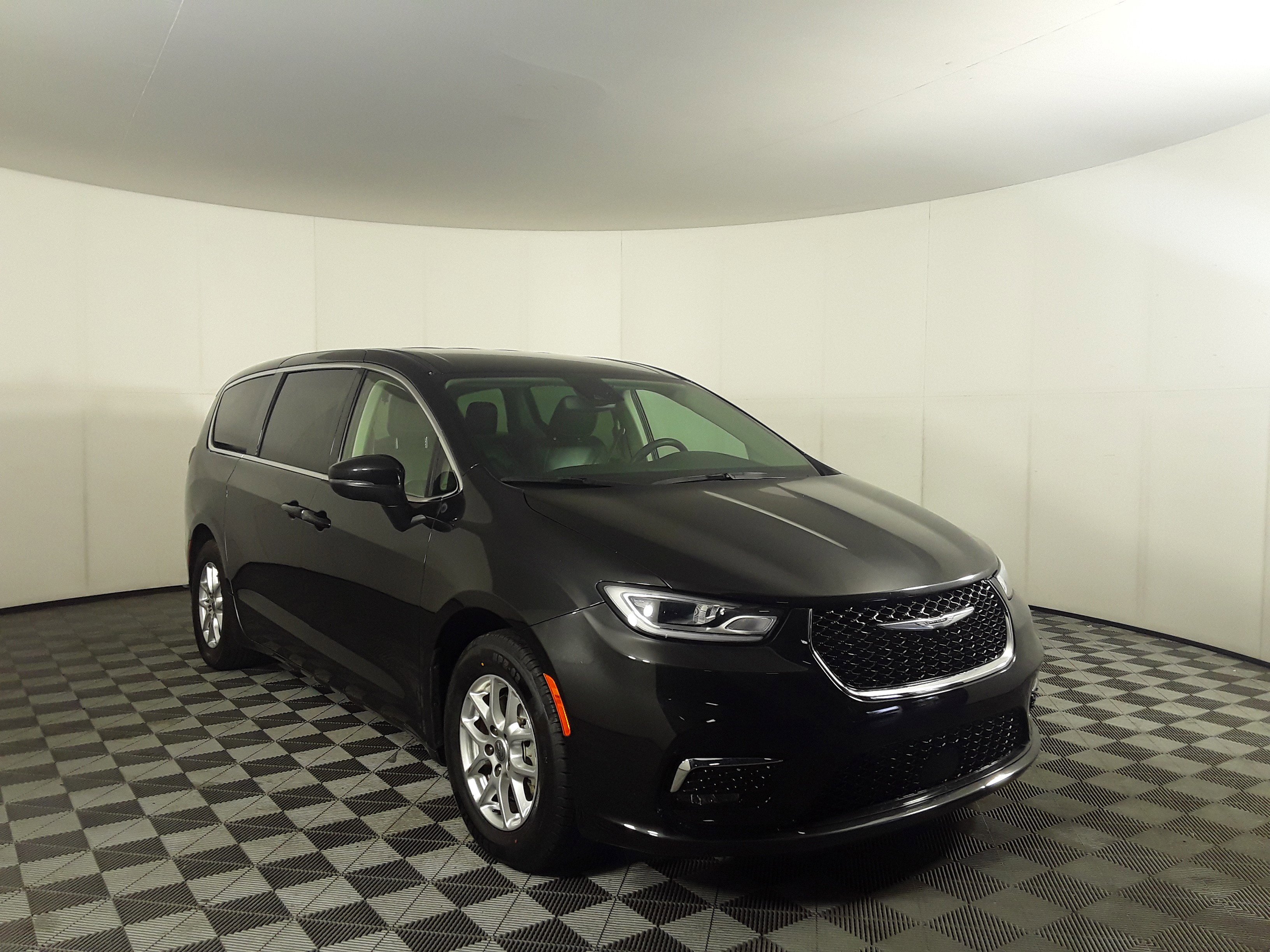2023 Chrysler Pacifica Touring L FWD