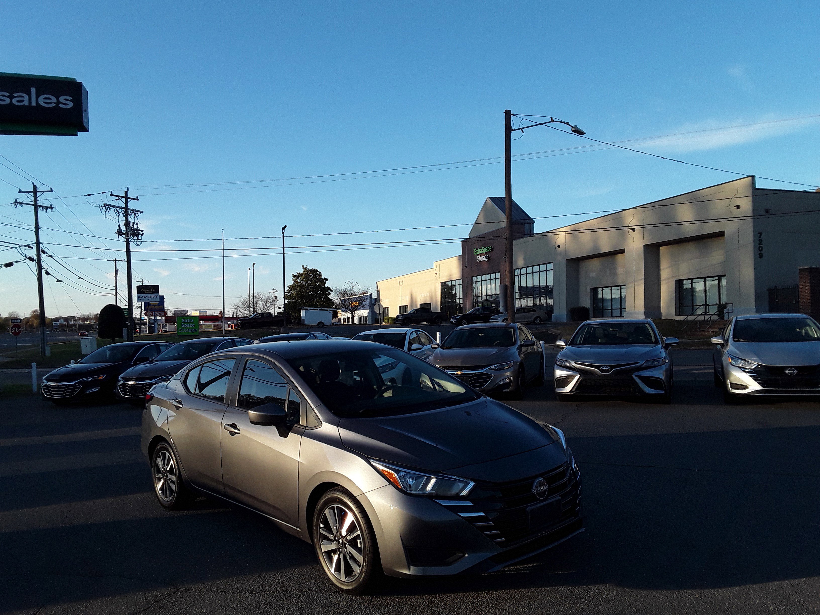 Used 2023 Nissan Versa SV CVT