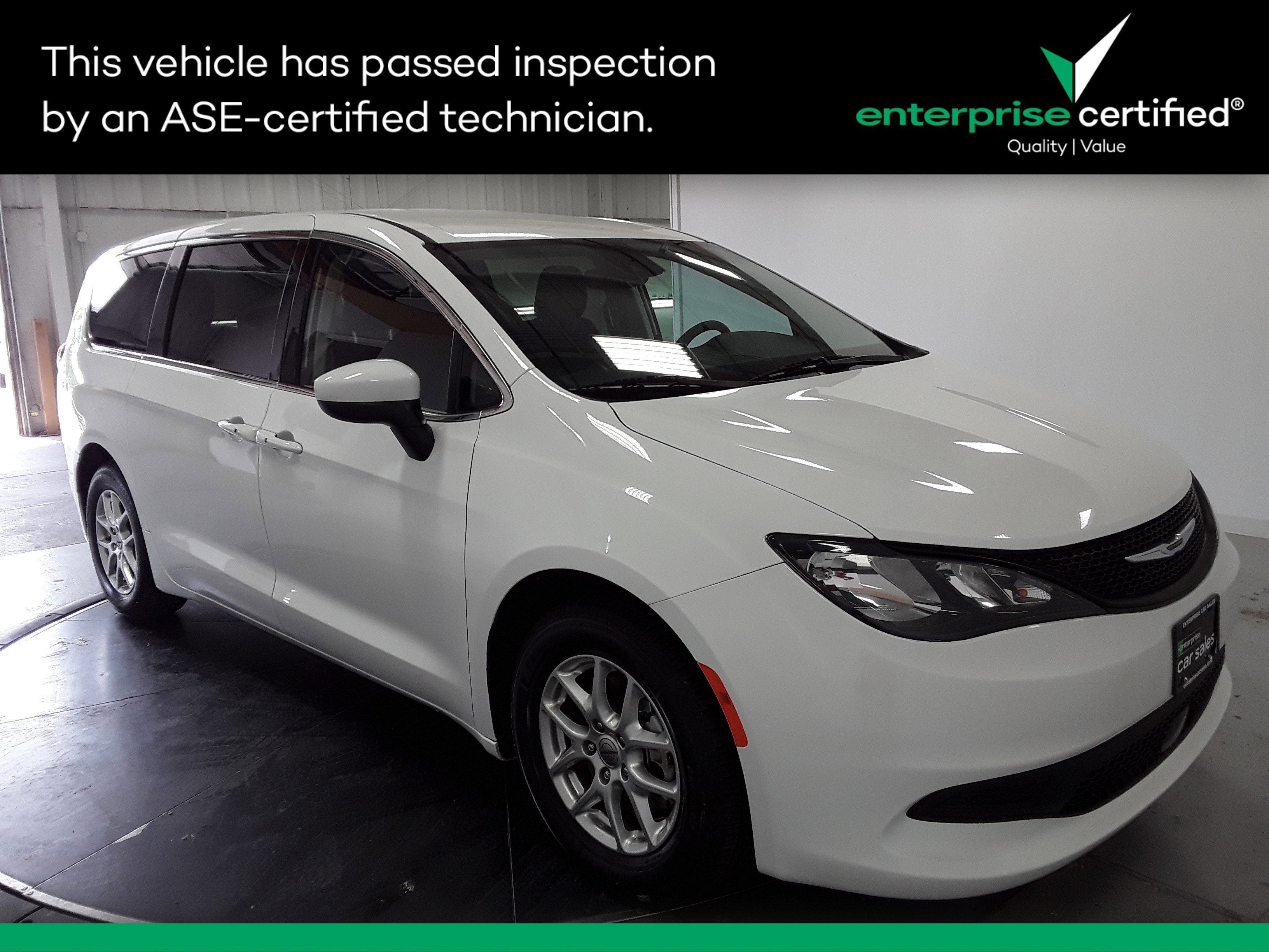 2023 Chrysler Voyager LX FWD