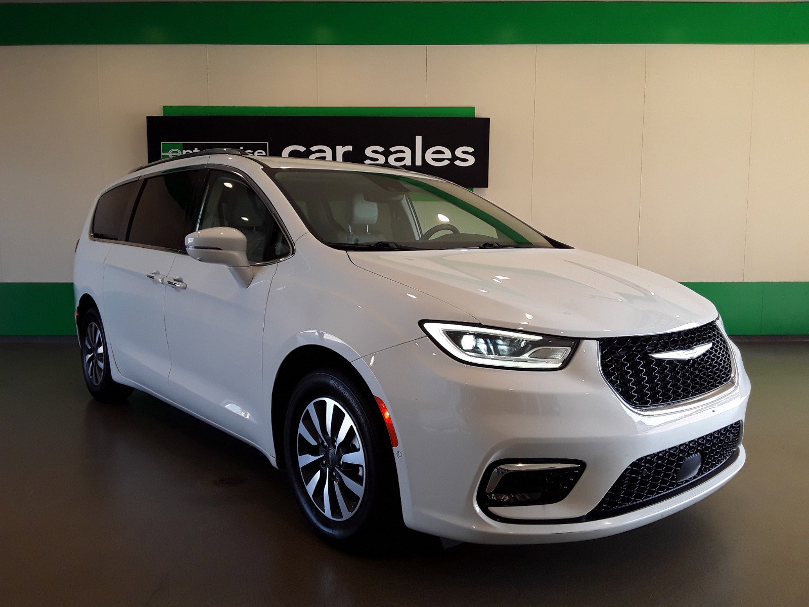 2021 Chrysler Pacifica Hybrid Touring L FWD