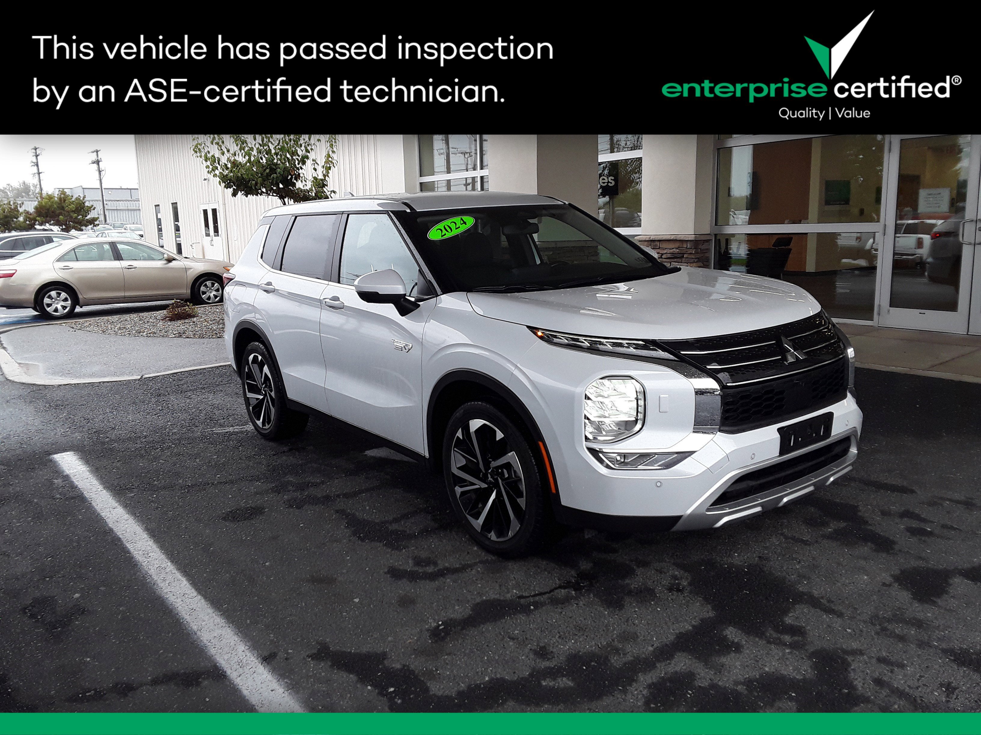 Used 2024 Mitsubishi Outlander Plug-In Hybrid SE S-AWC