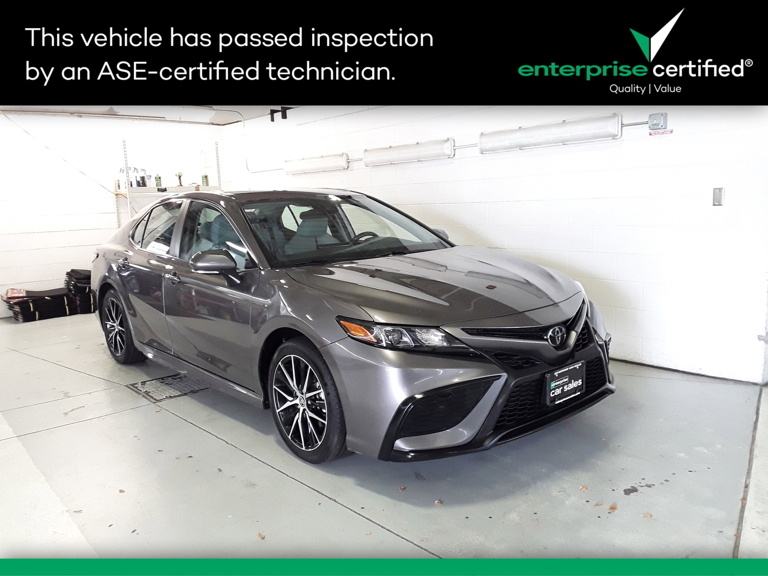 Used 2023 Toyota Camry SE Auto