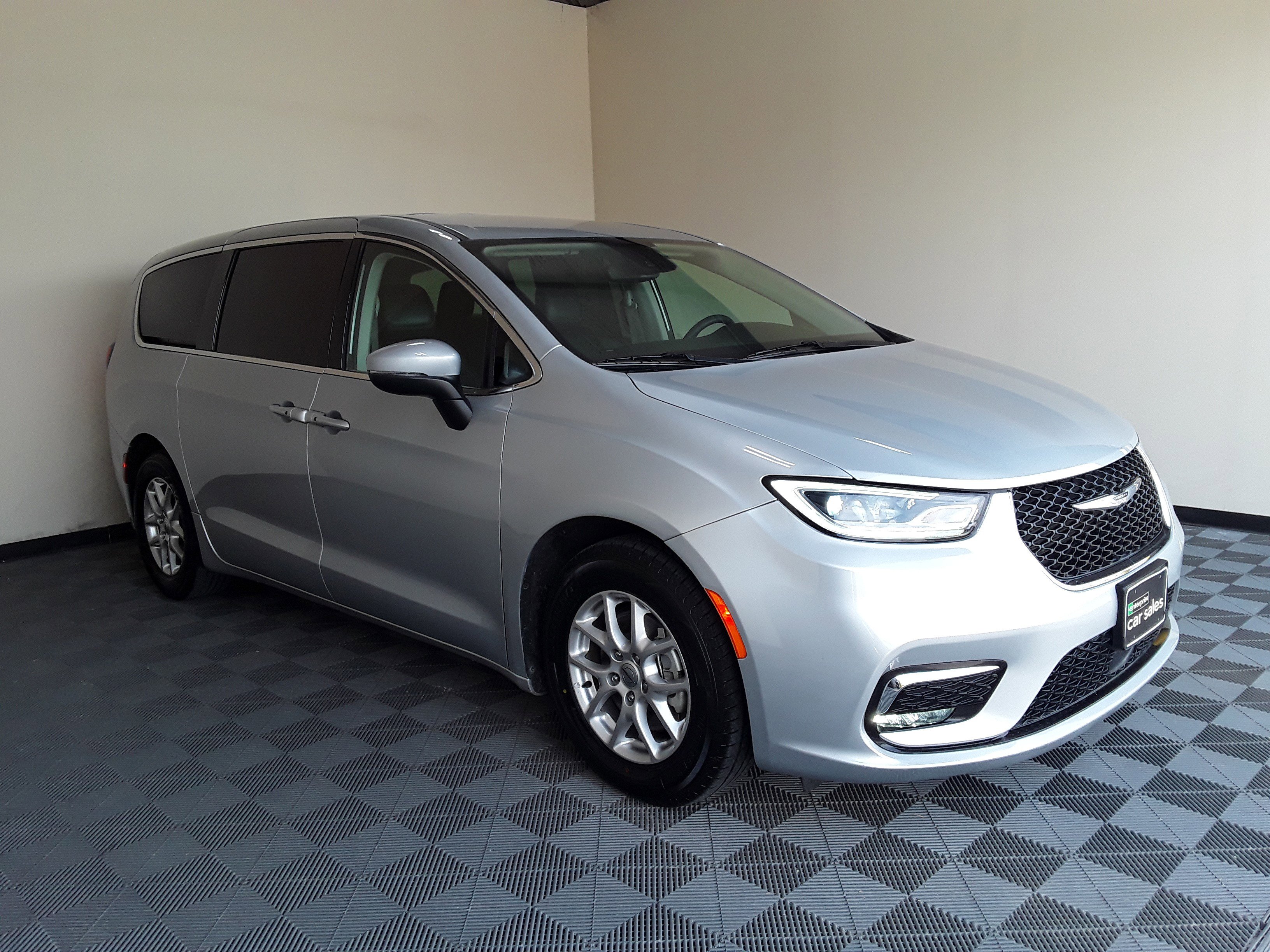 2023 Chrysler Pacifica Touring L FWD