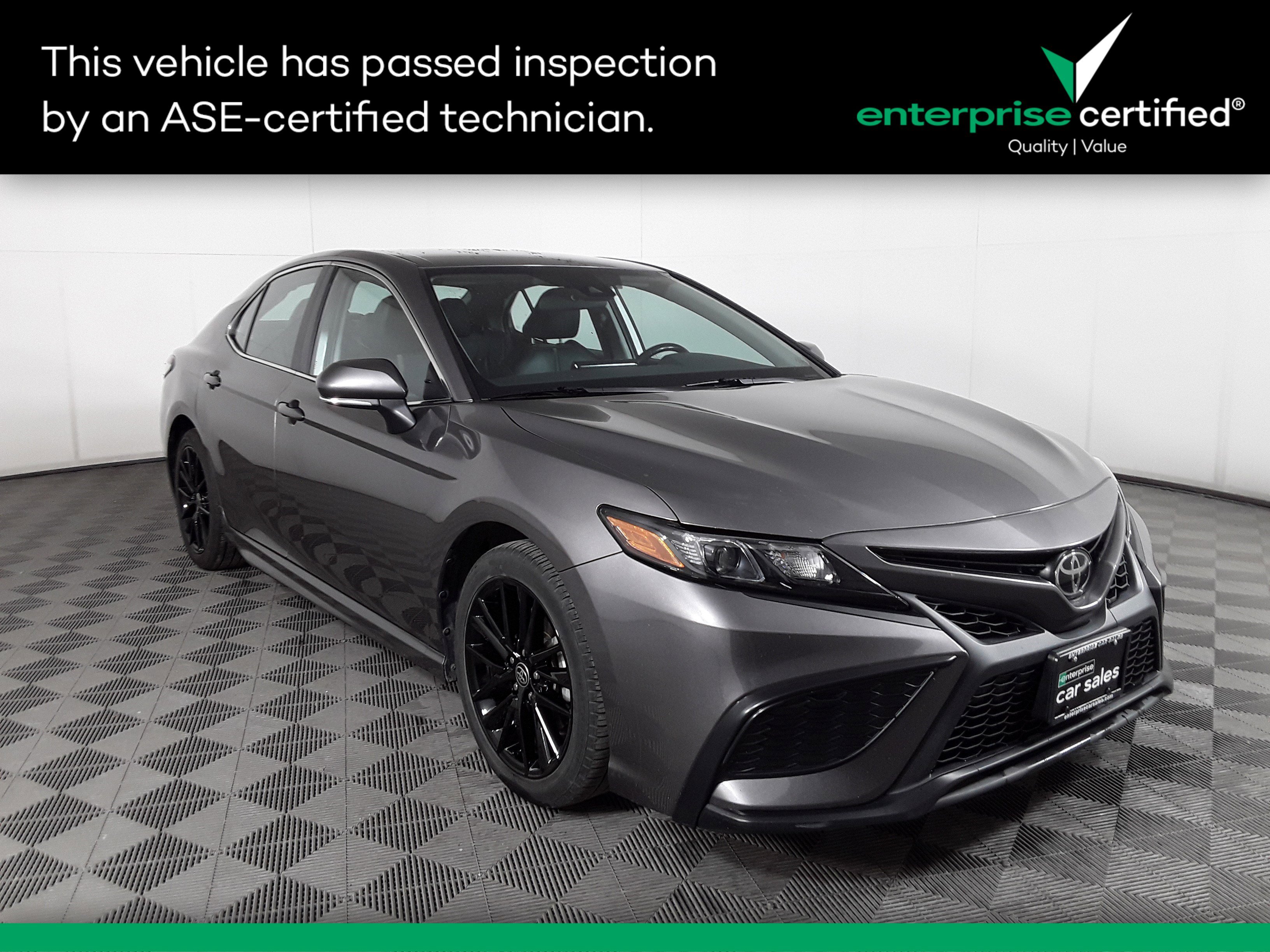 2022 Toyota Camry SE Auto