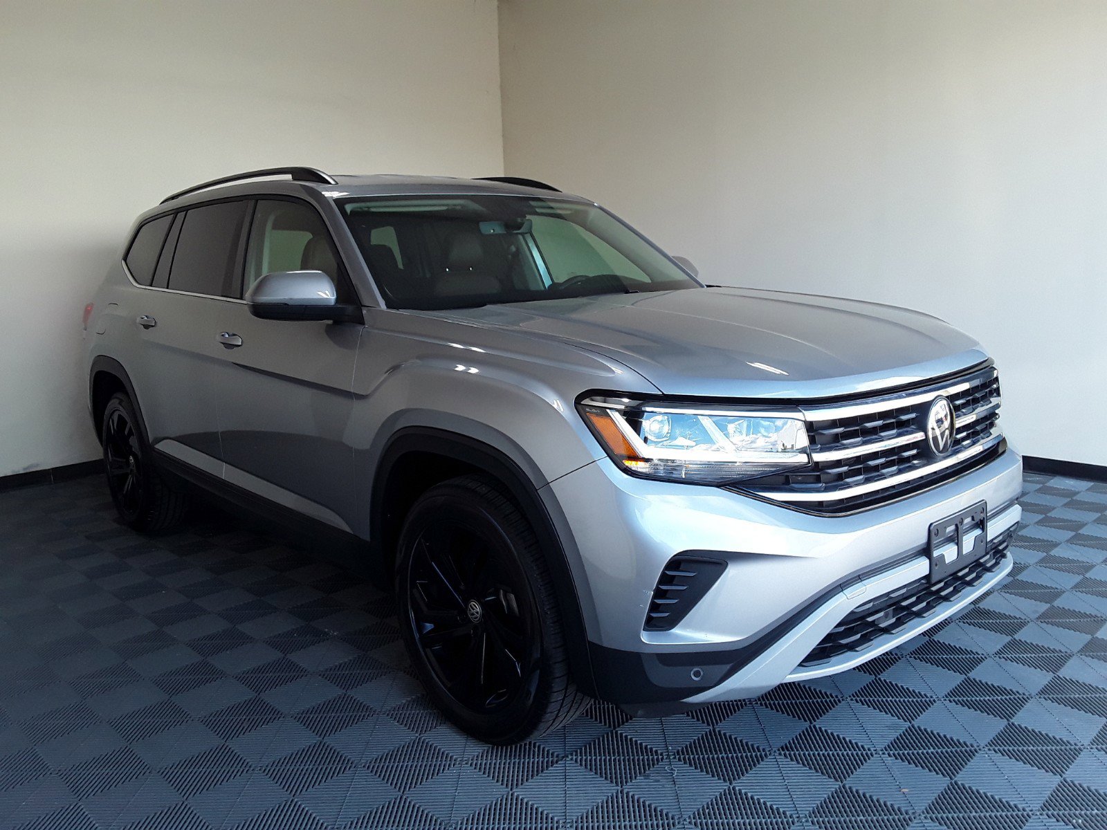 2022 Volkswagen Atlas 3.6L V6 SE w/Technology FWD