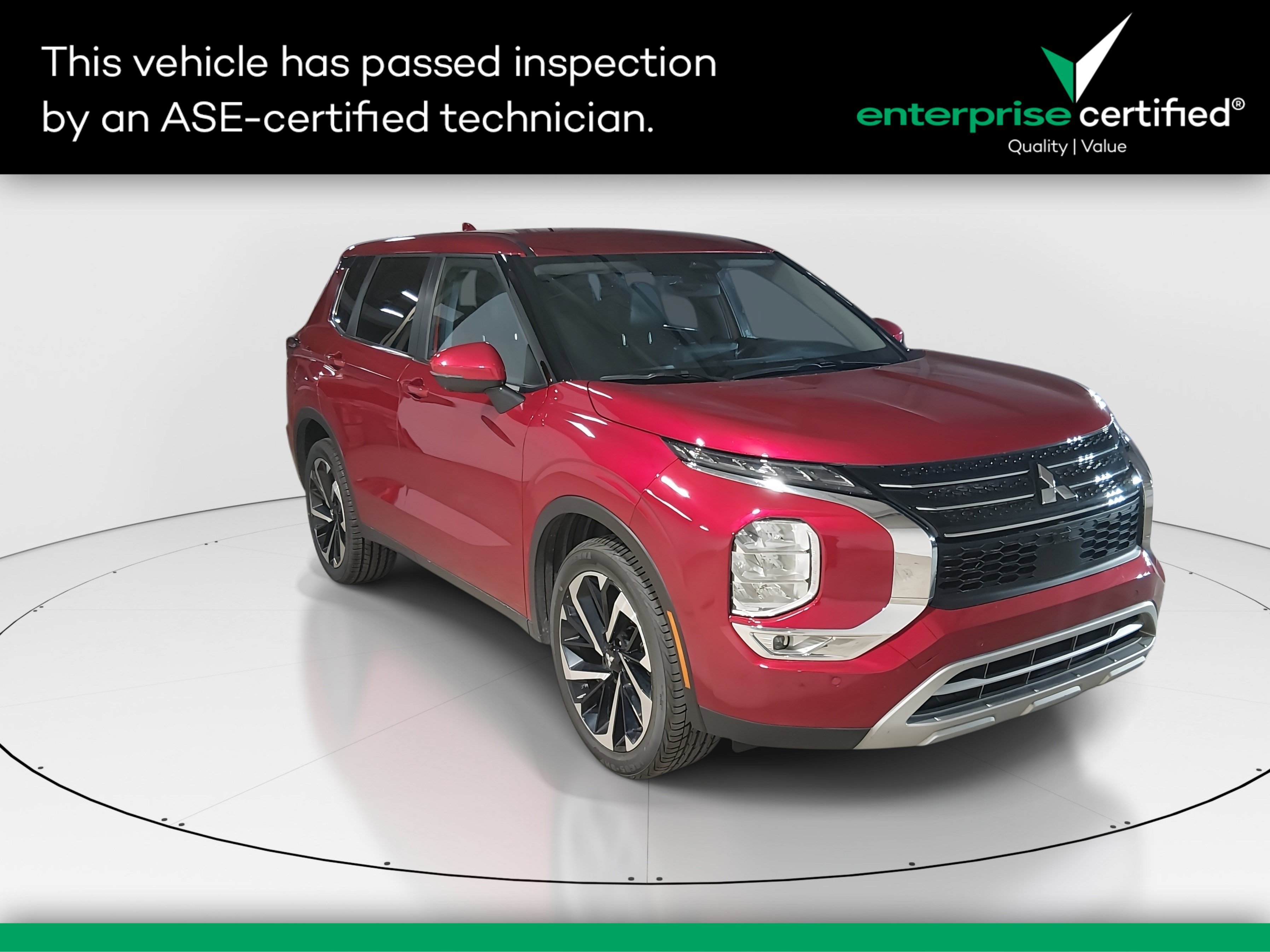 2024 Mitsubishi Outlander SE's photo