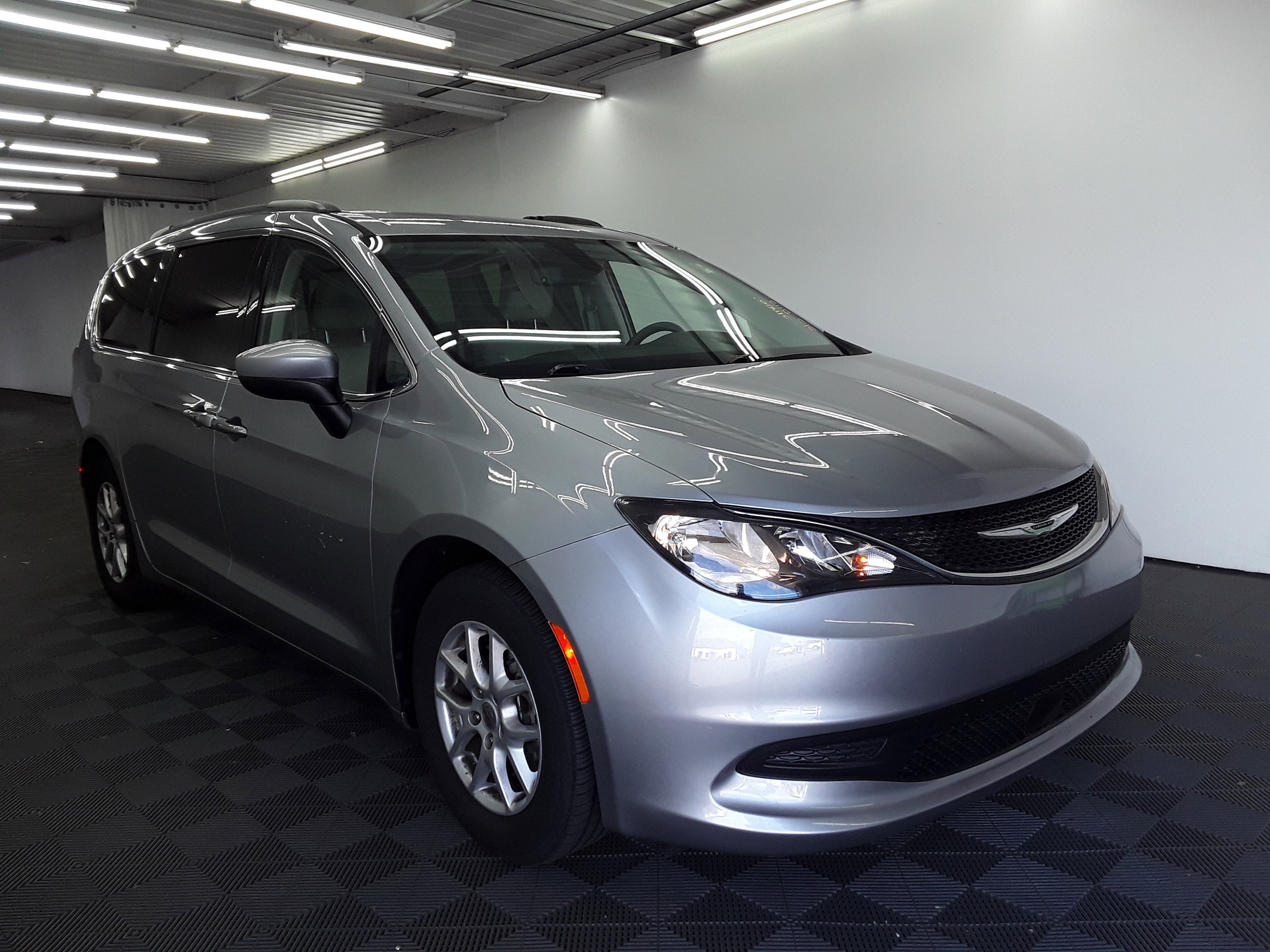 2021 Chrysler Voyager LXI FWD
