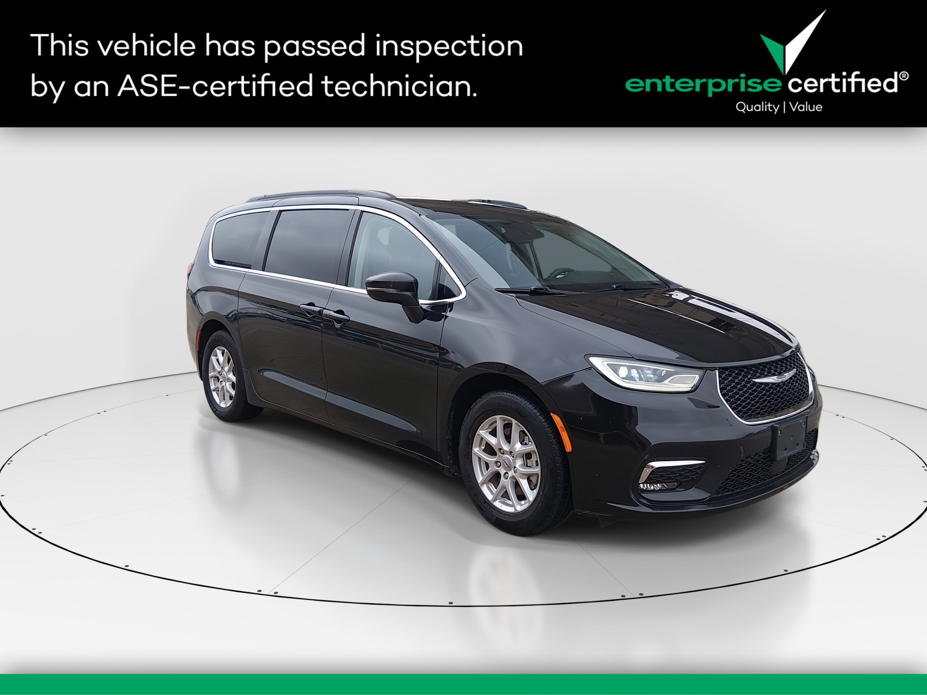 2022 Chrysler Pacifica Touring L's photo