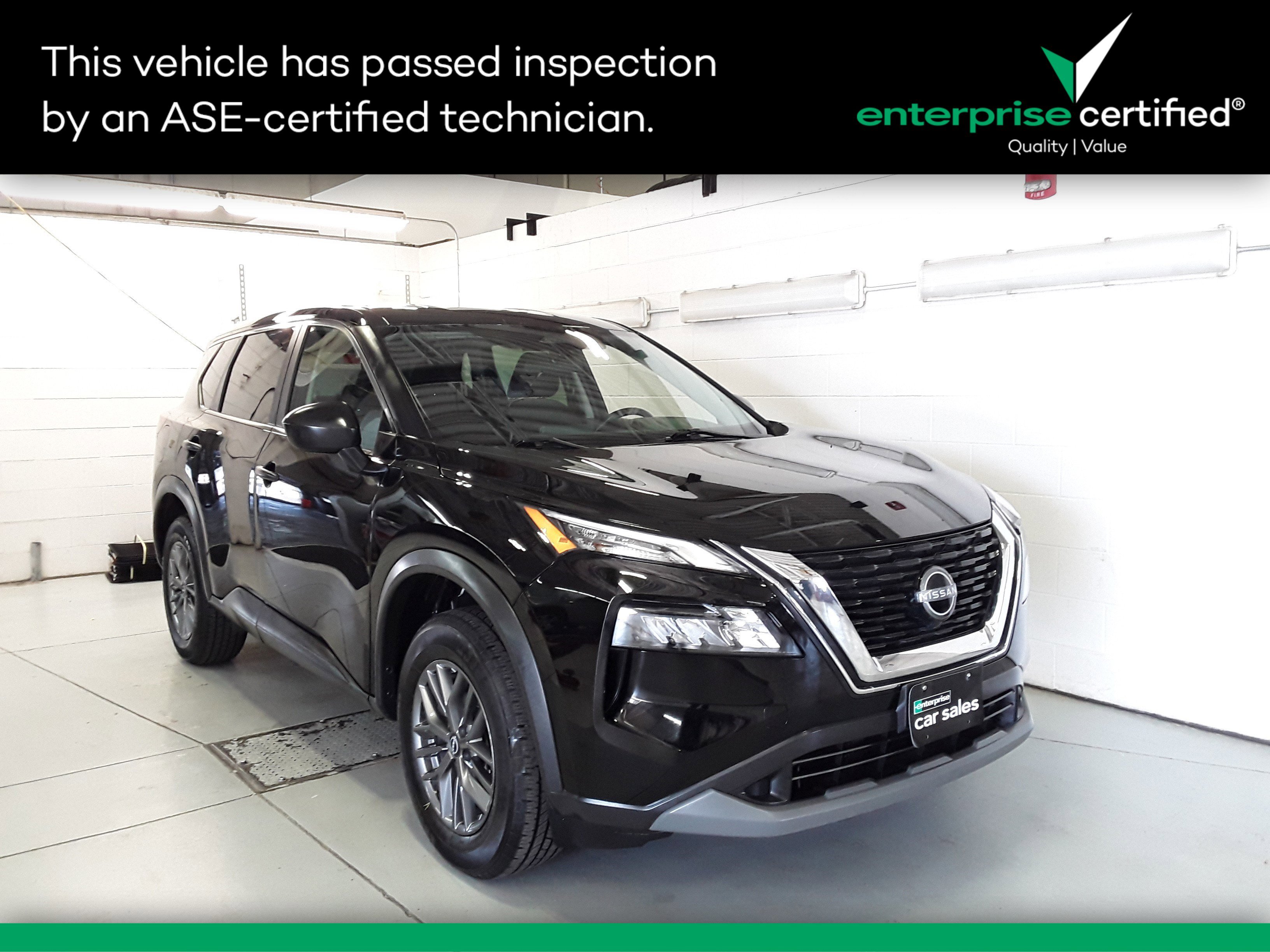 2023 Nissan Rogue S's photo