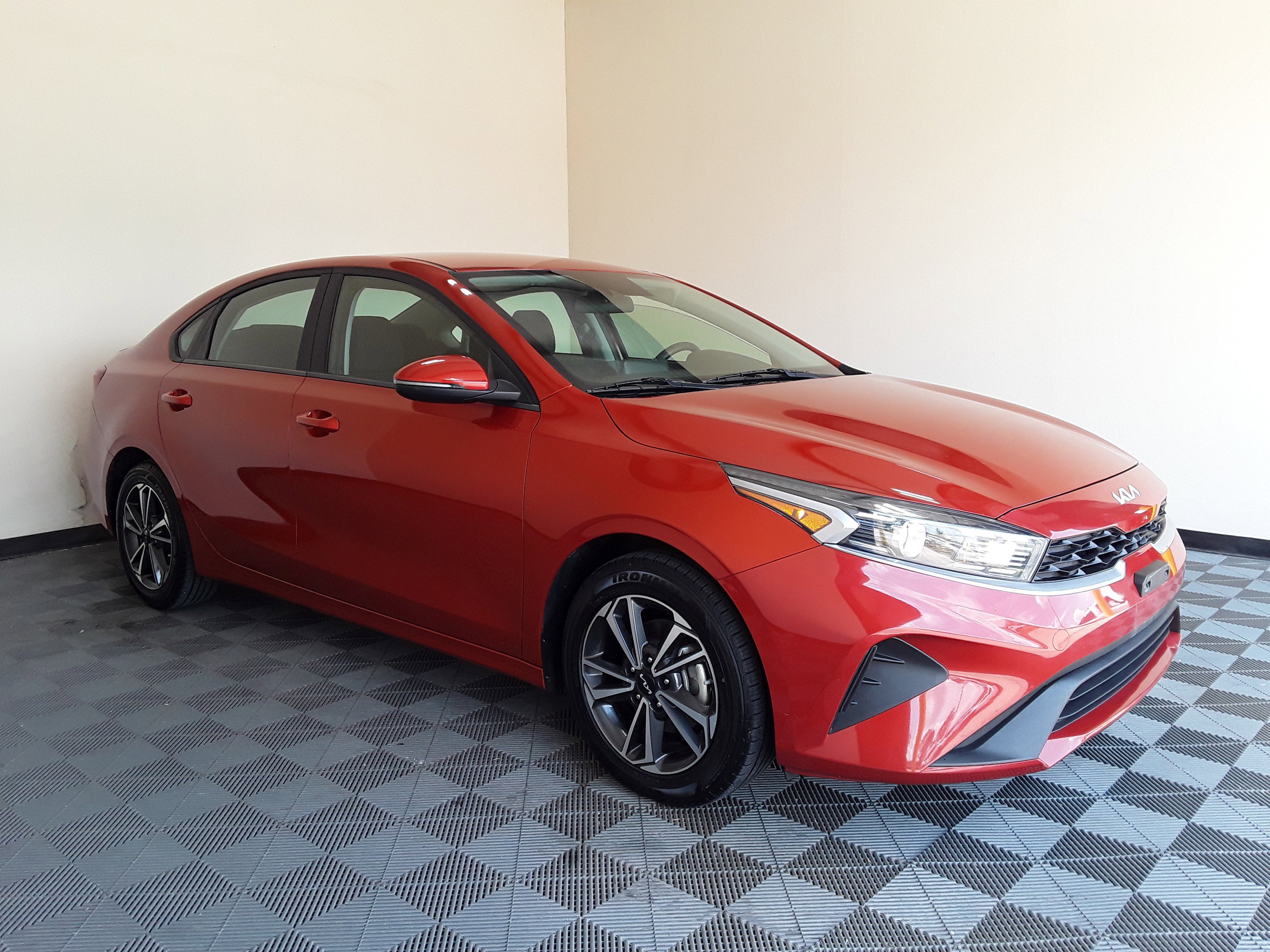 2024 Kia Forte LXS IVT