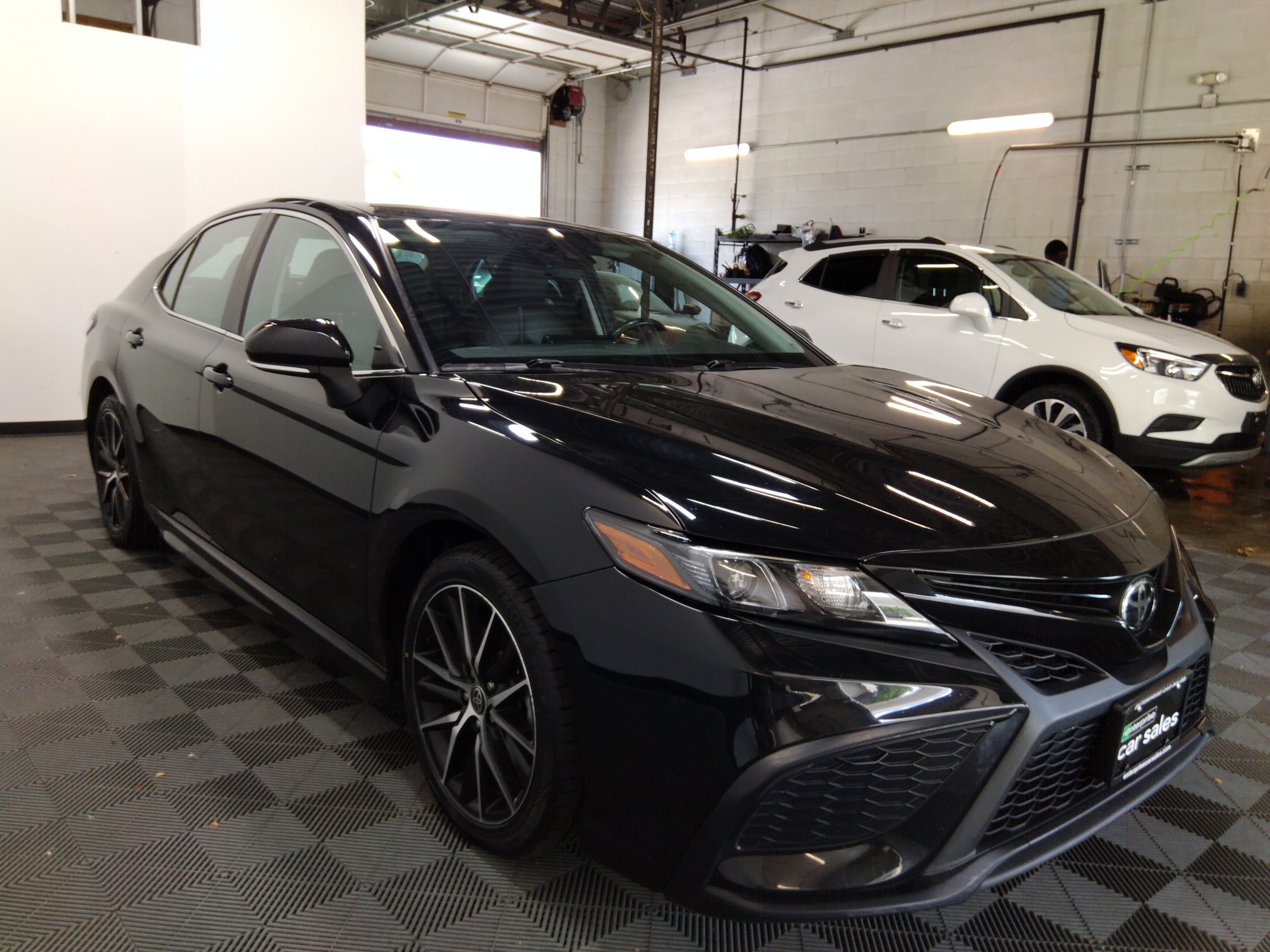 2022 Toyota Camry SE Auto