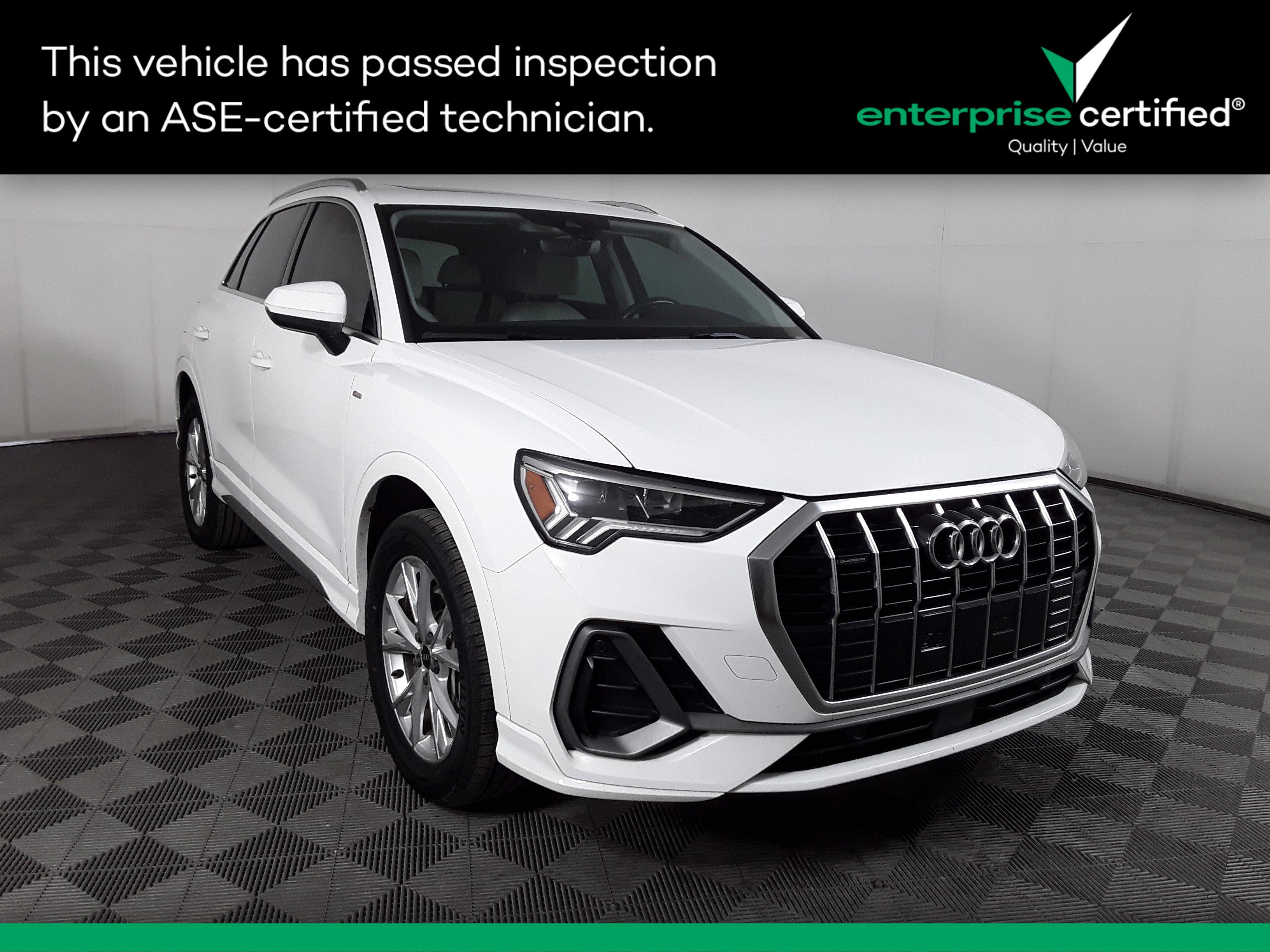 2023 Audi Q3 S Line Premium's photo