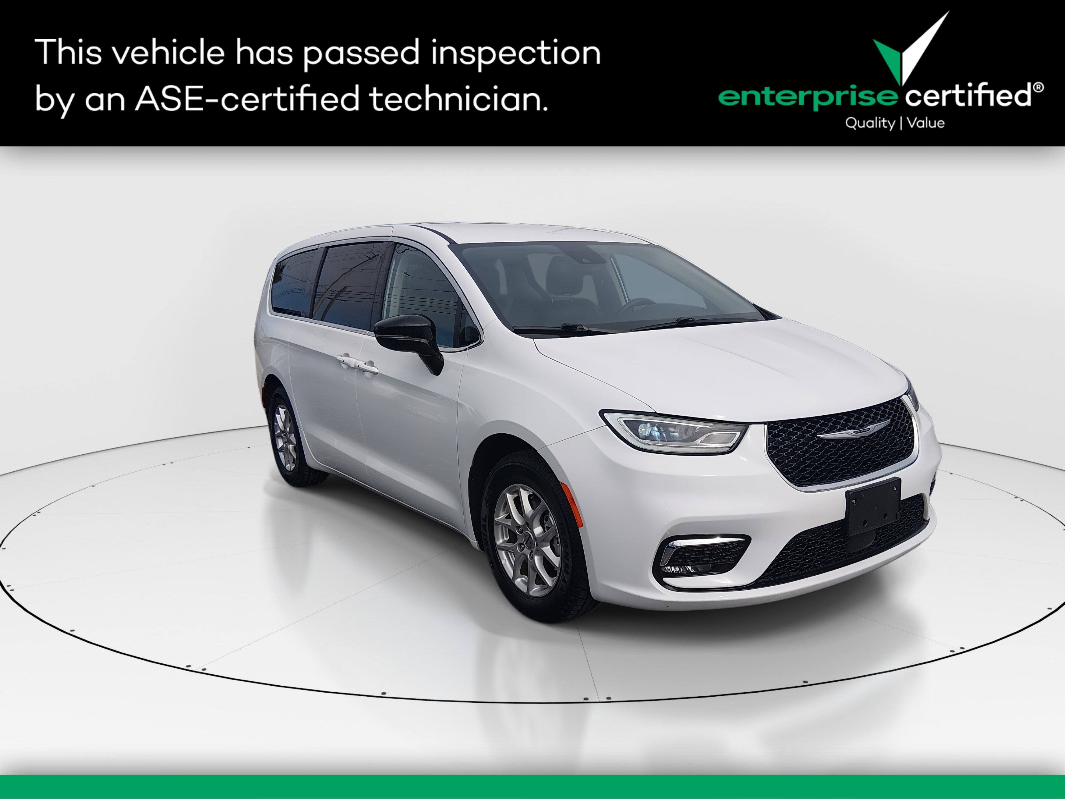 Used 2024 Chrysler Pacifica Touring L FWD