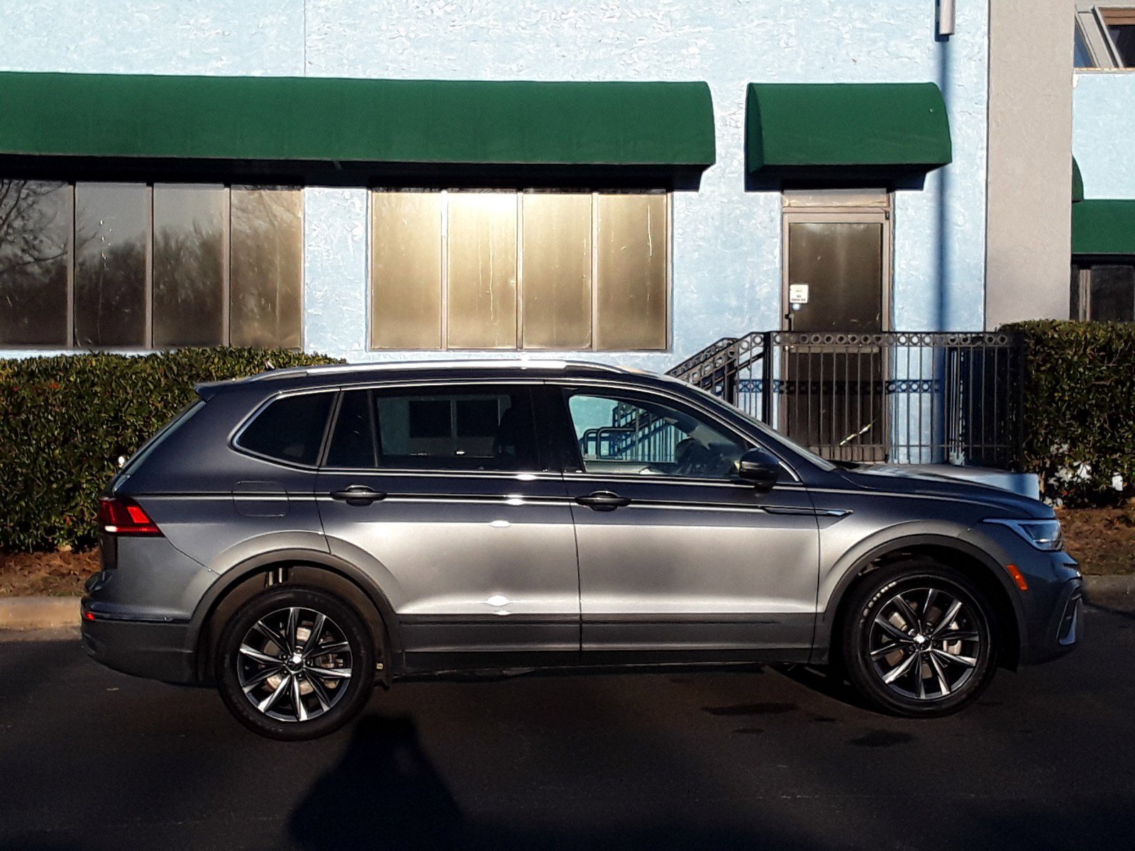 2022 Volkswagen Tiguan 2.0T SE FWD