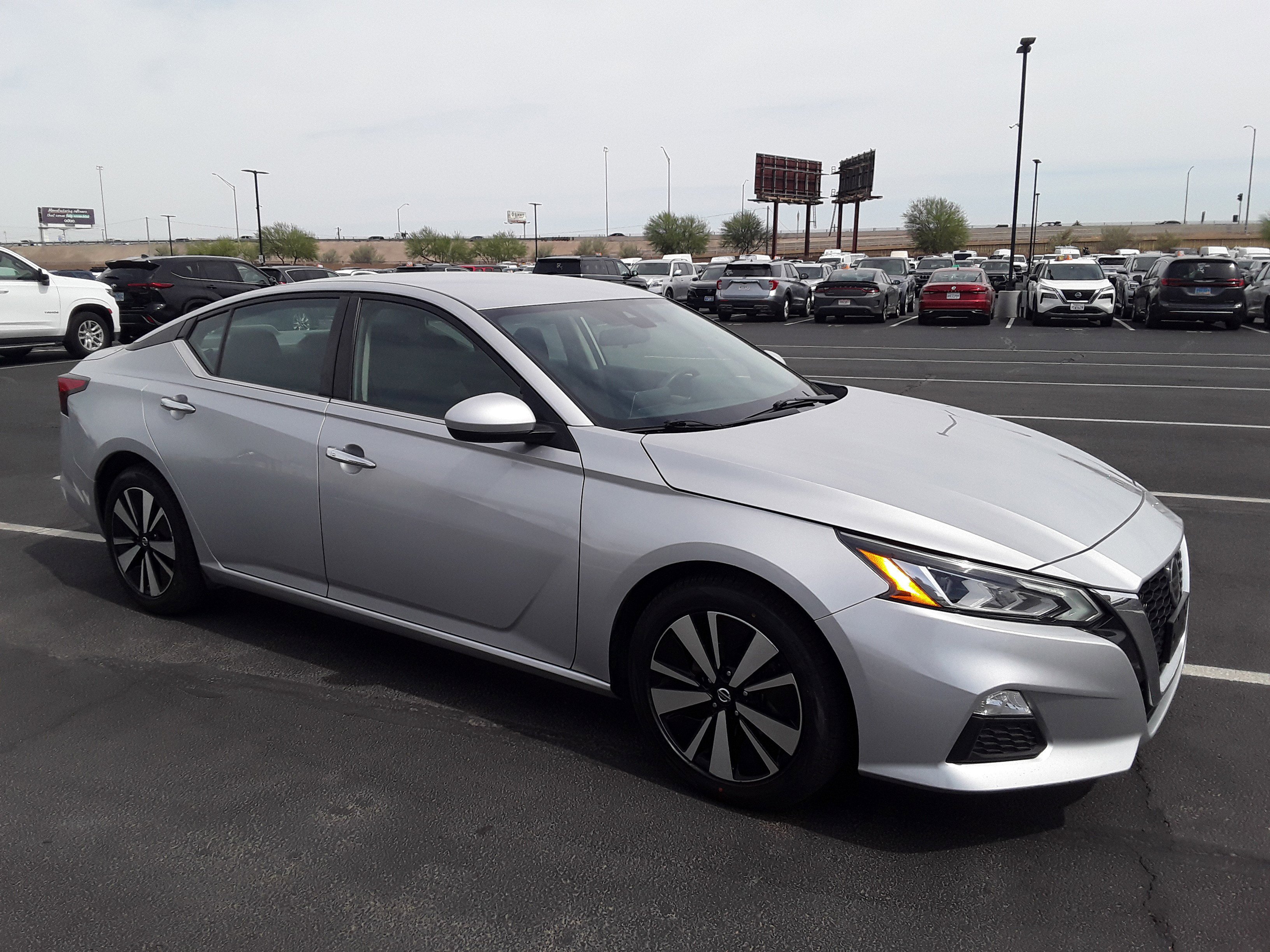 2022 Nissan Altima 2.5 SV Sedan