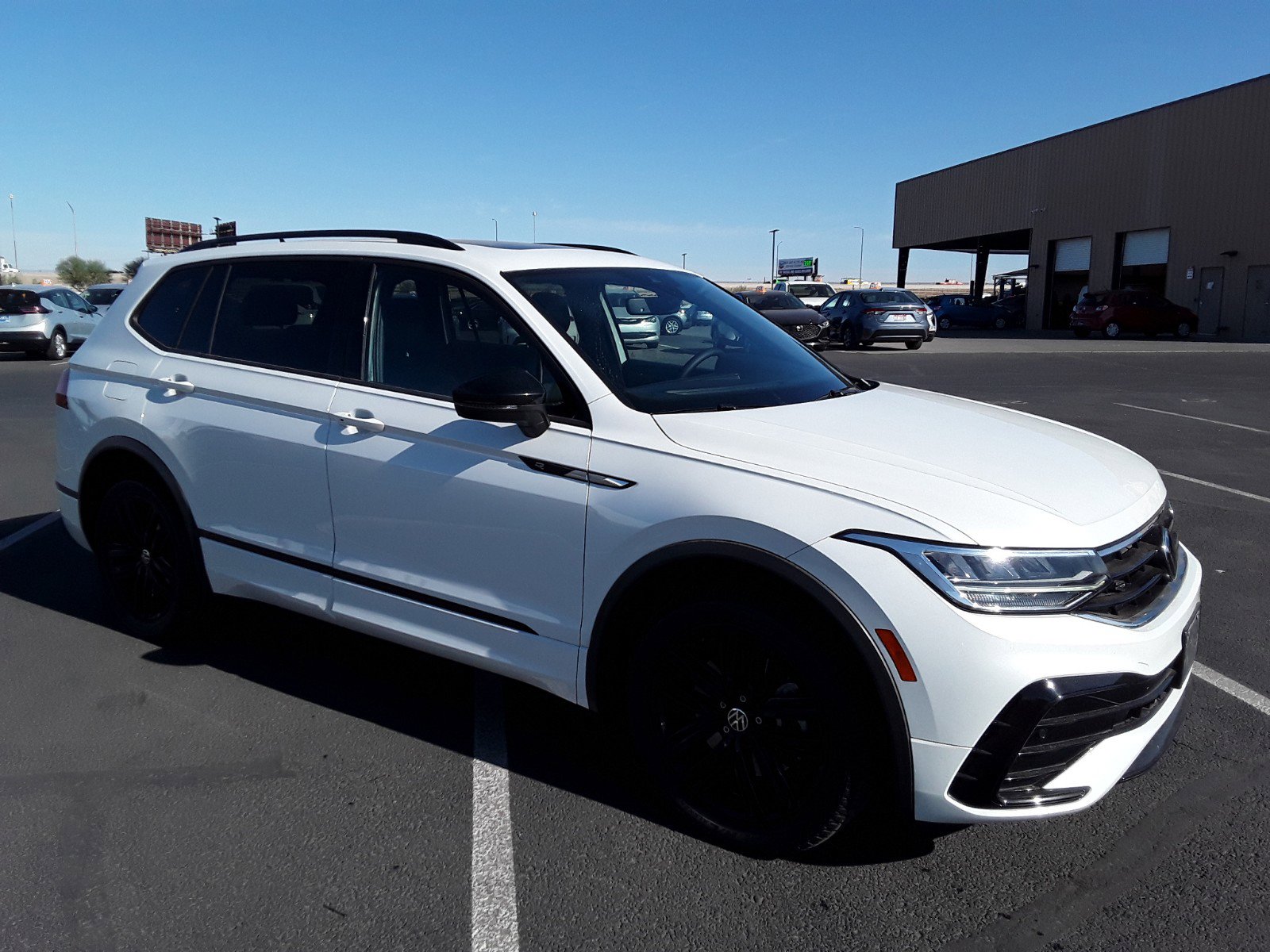 2022 Volkswagen Tiguan 2.0T SE R-Line Black FWD