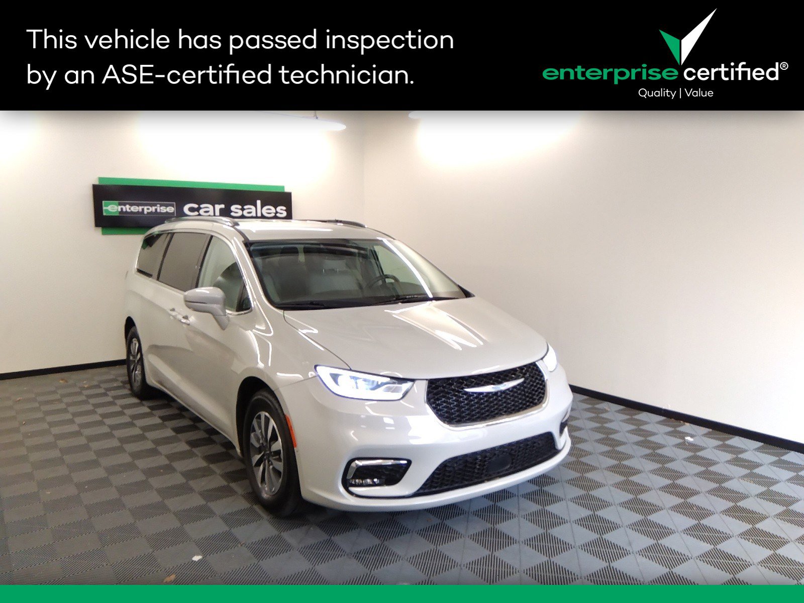 Used 2021 Chrysler Pacifica Hybrid Touring L FWD