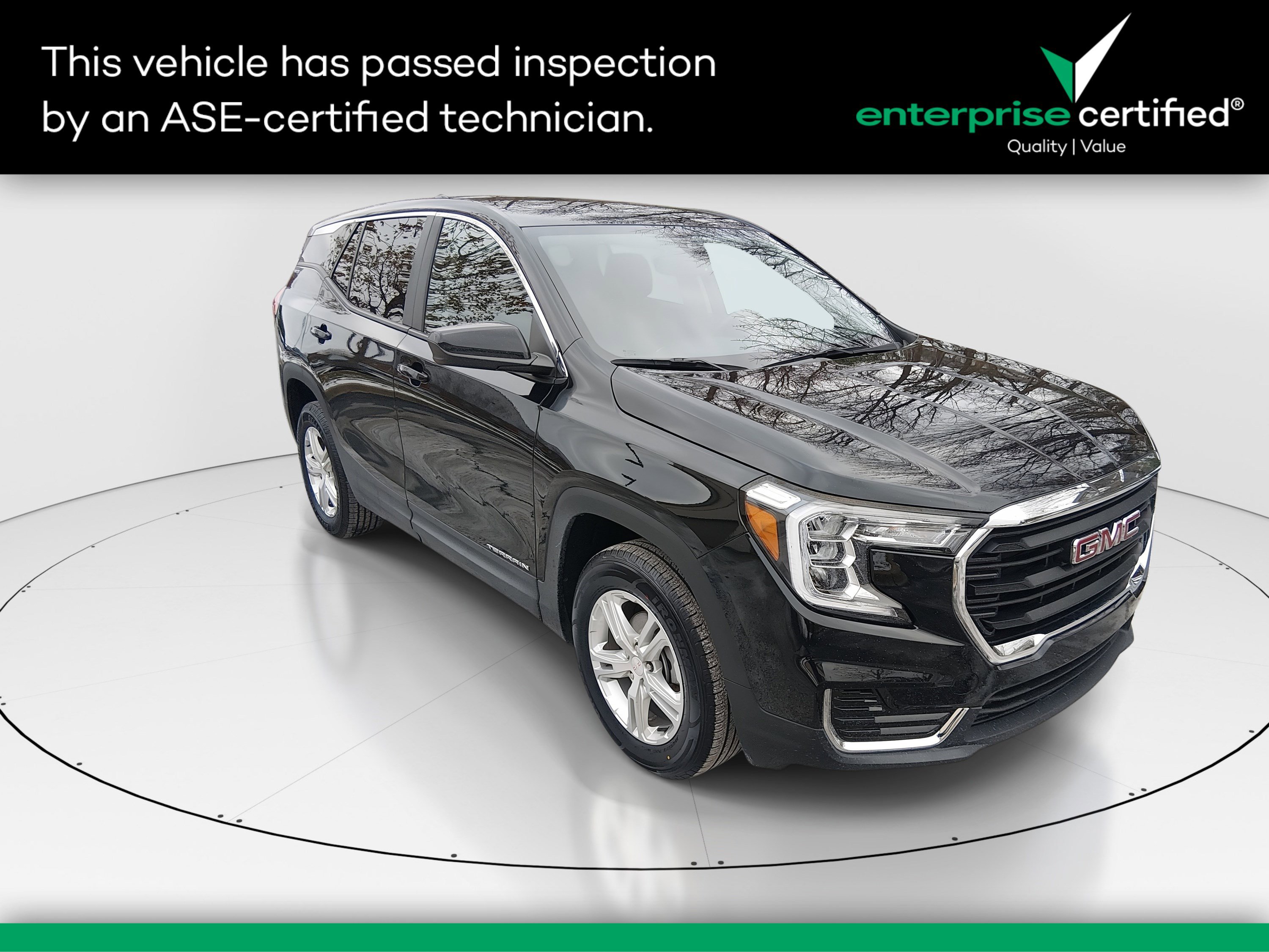 2024 GMC Terrain SLE's photo