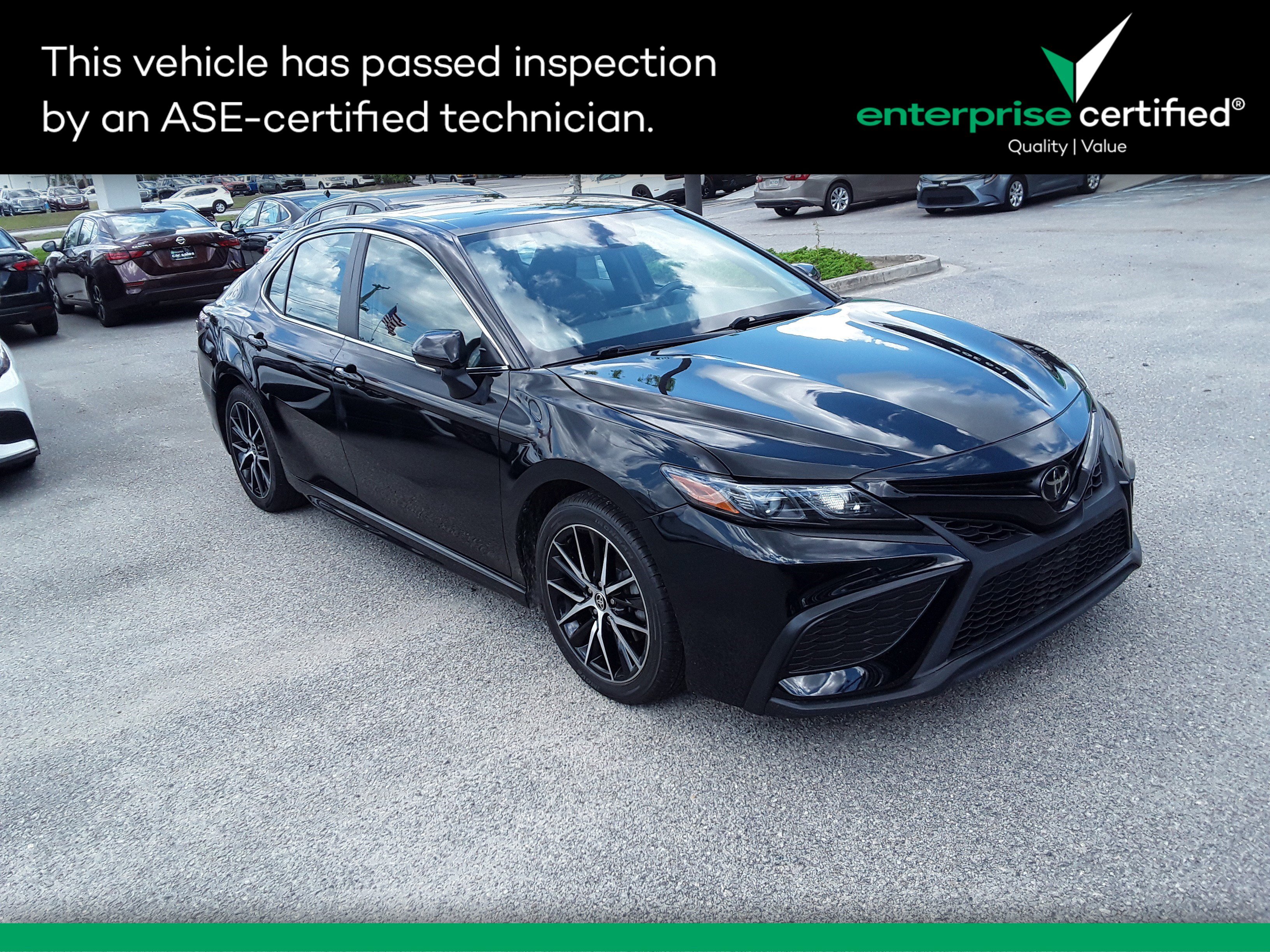 2022 Toyota Camry SE Auto