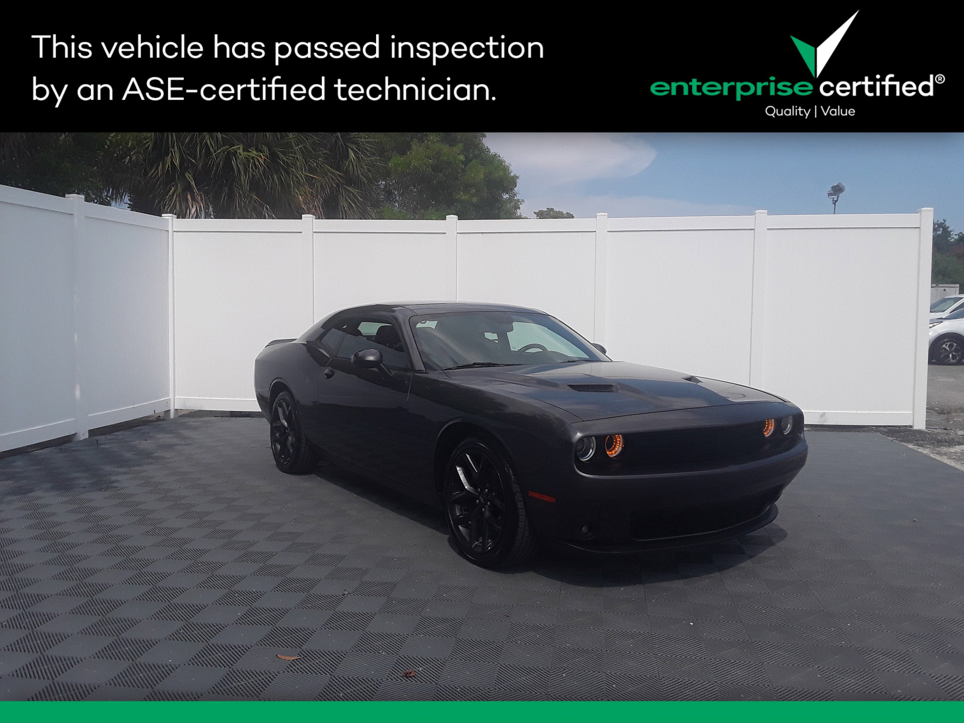 2022 Dodge Challenger SXT RWD