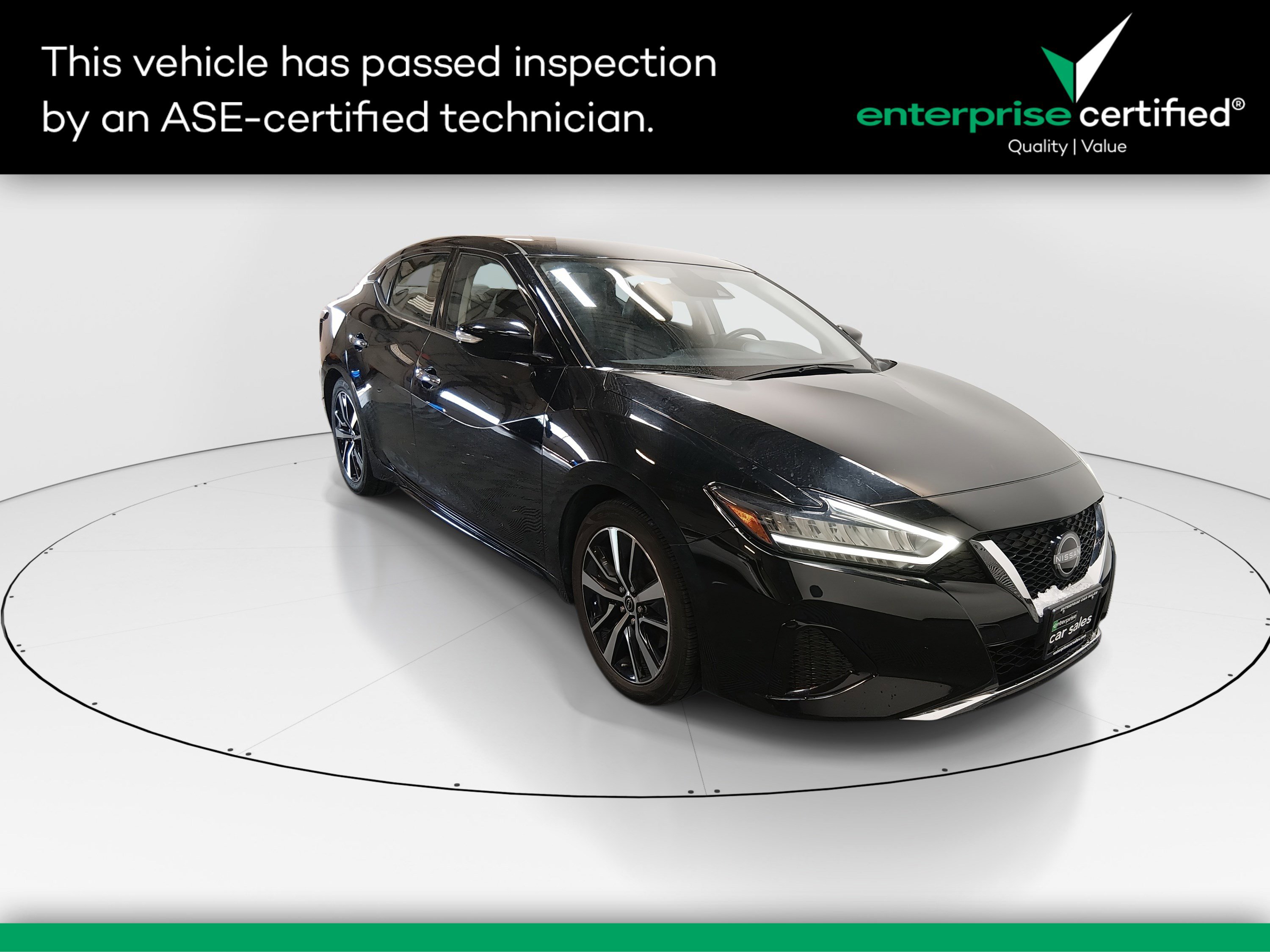 2023 Nissan Maxima SV's photo