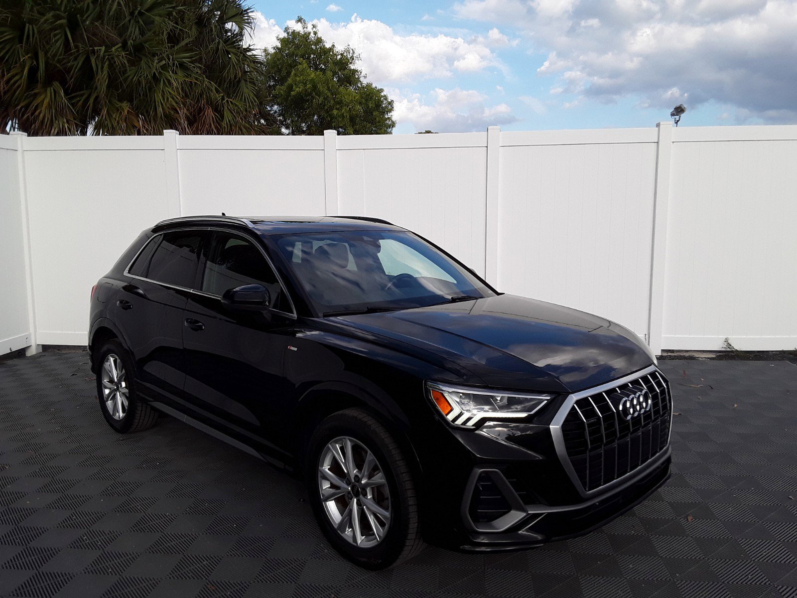 2023 Audi Q3 S line Premium 45 TFSI quattro