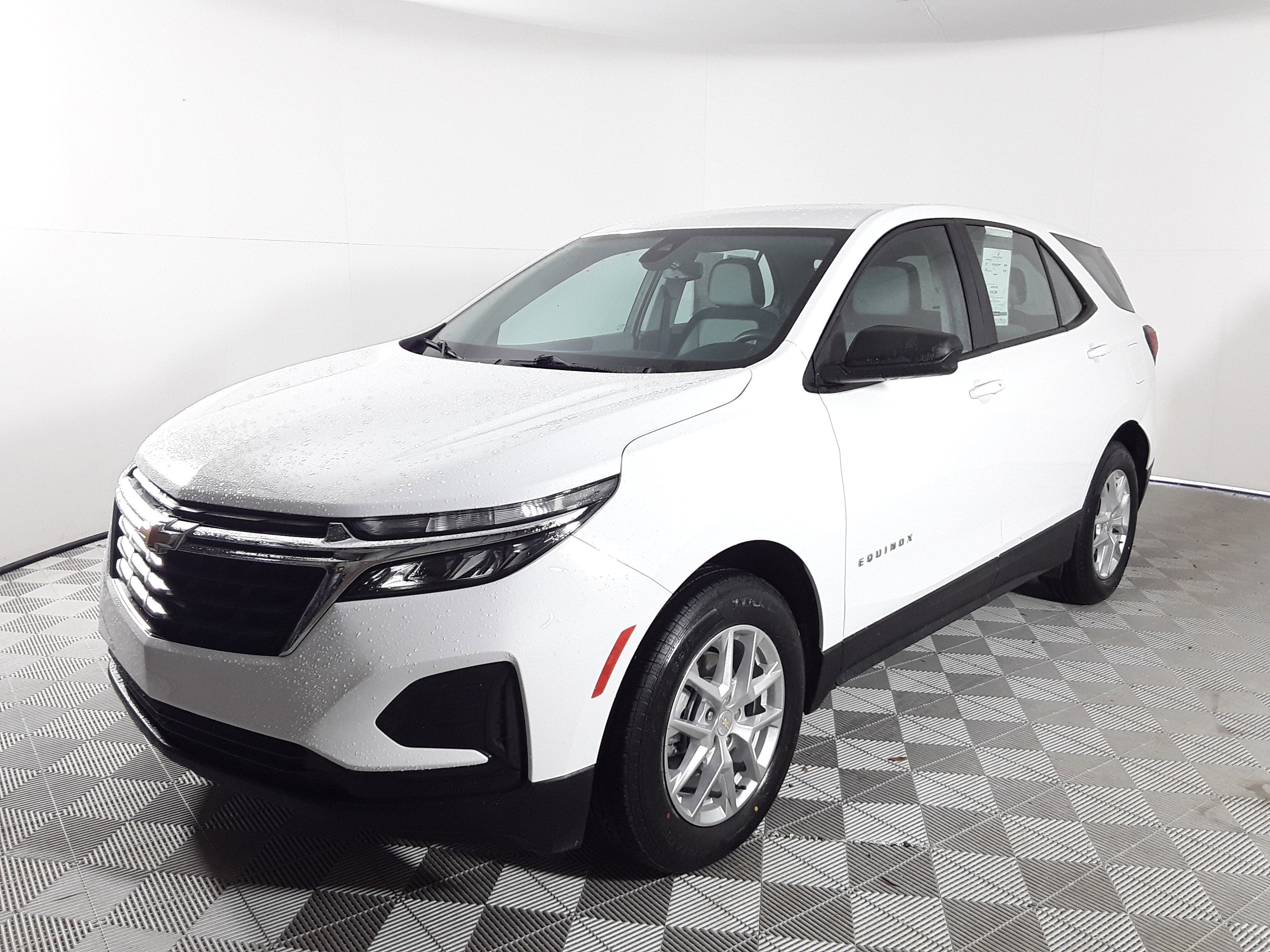 Image 7 of Used 2022 Chevrolet Equinox FWD 4dr LS w/1FL