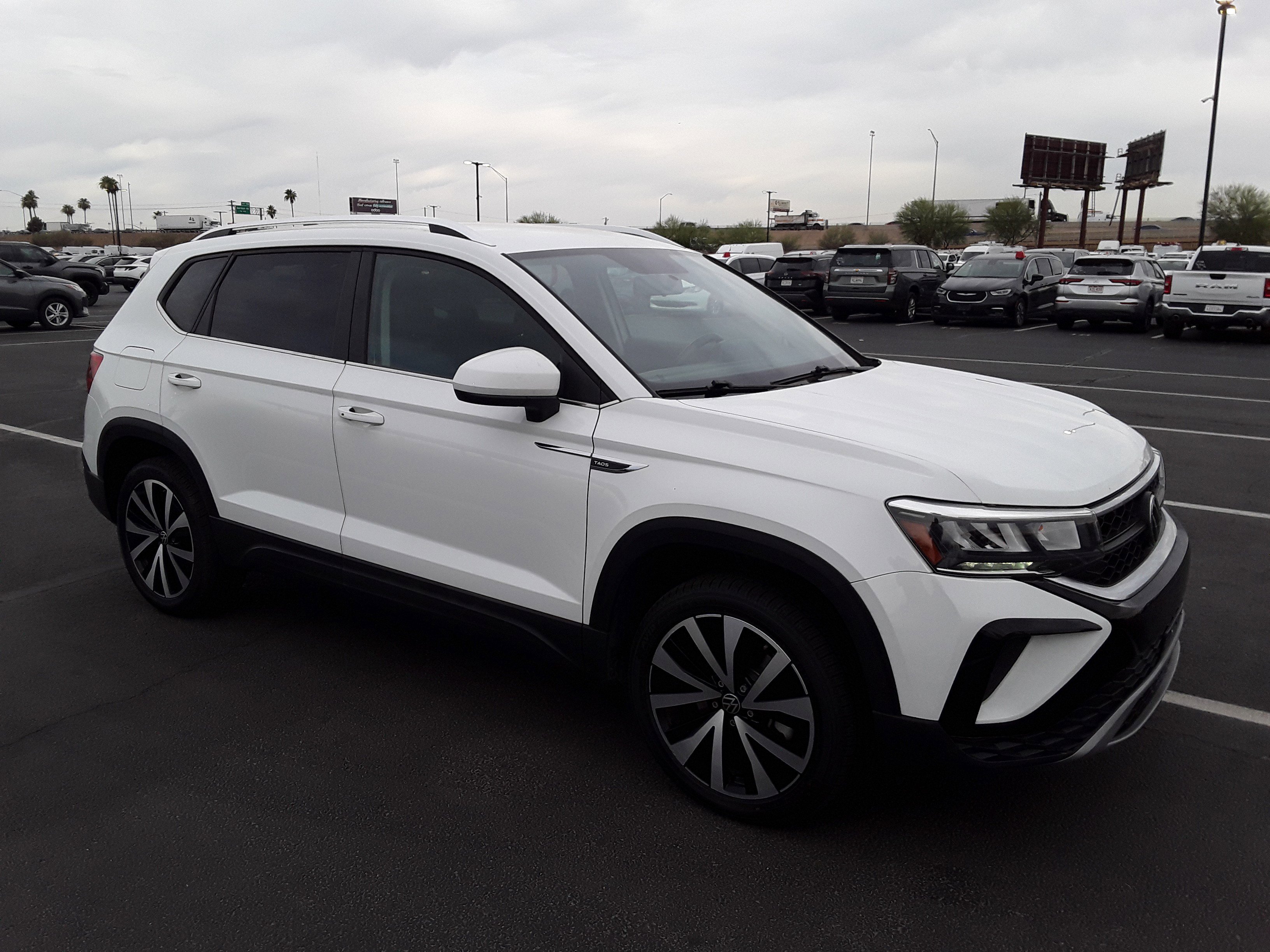 2022 Volkswagen Taos SE FWD