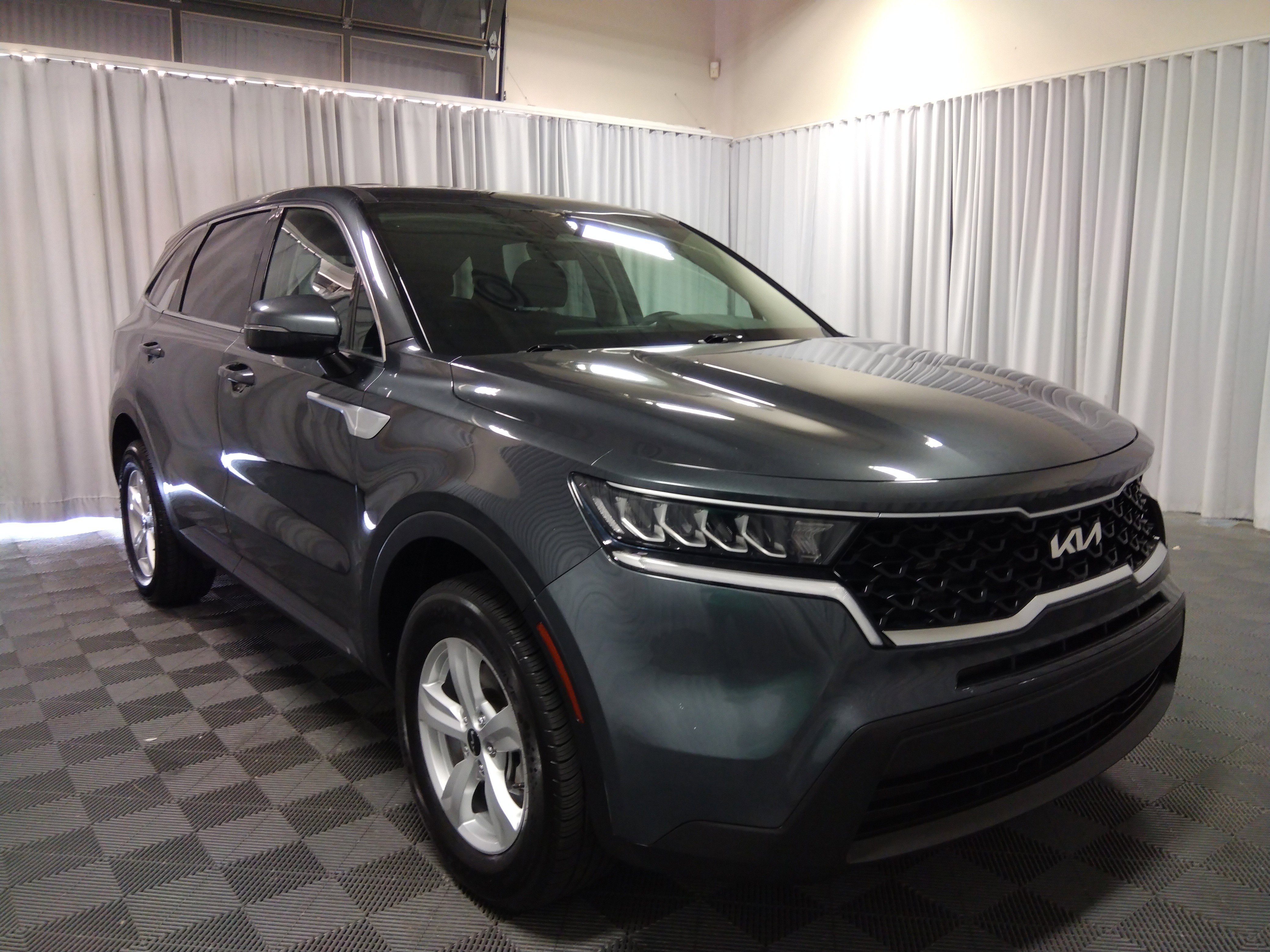 Used 2023 Kia Sorento LX AWD