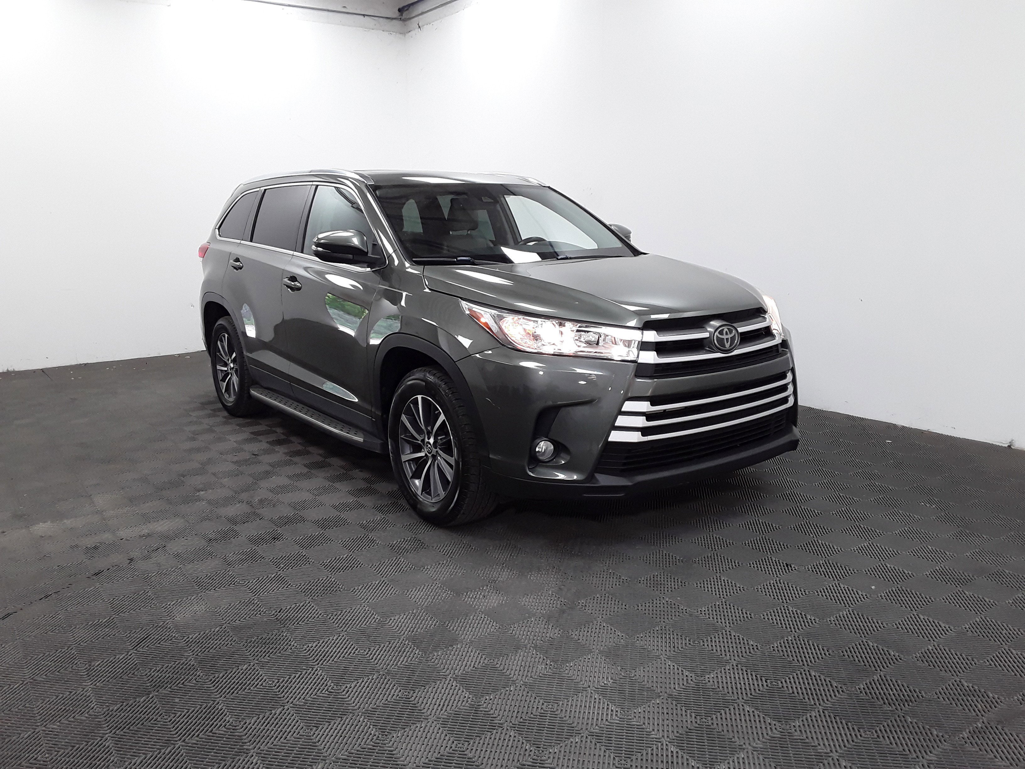 2019 Toyota Highlander XLE V6 FWD