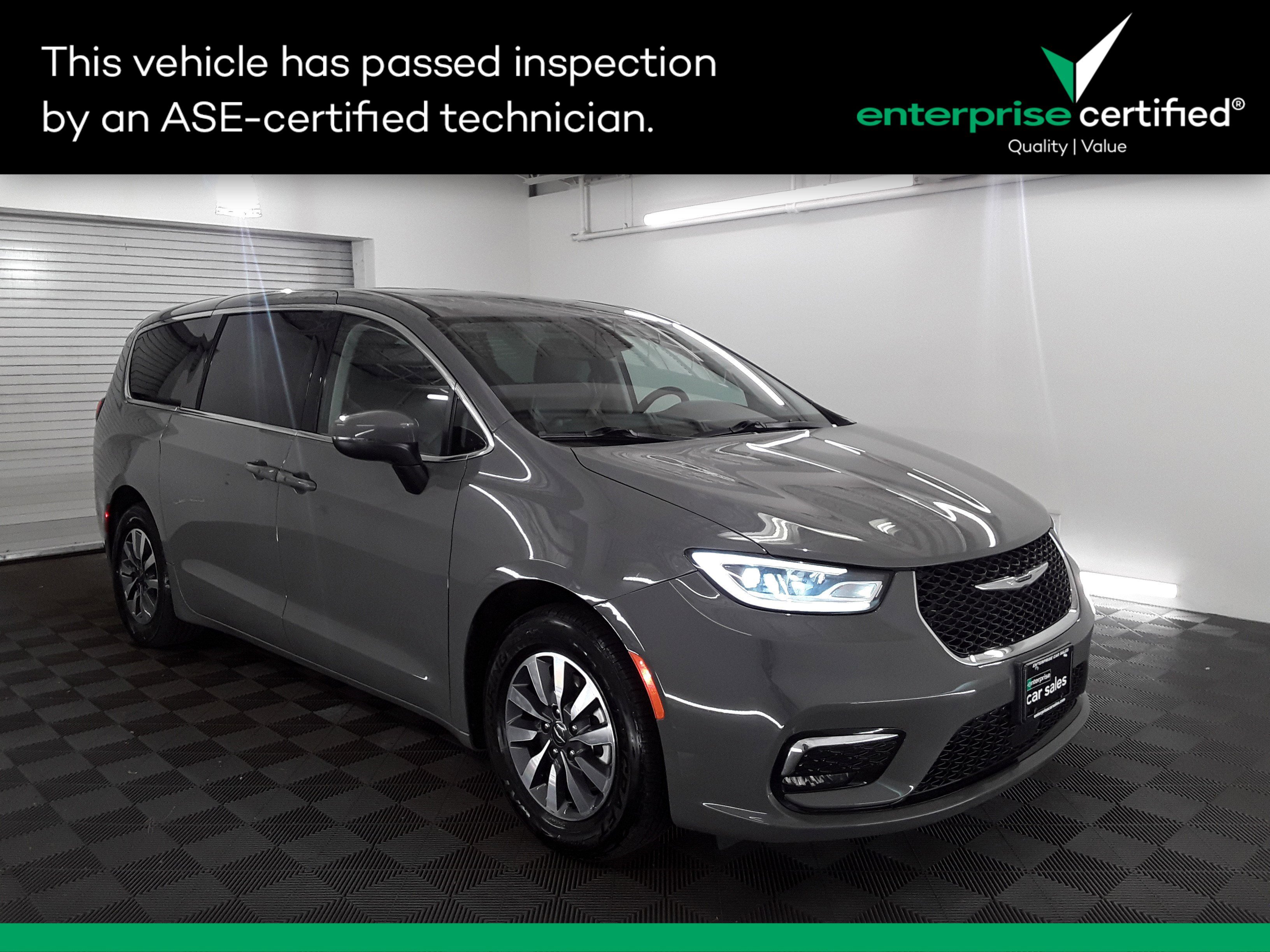 2023 Chrysler Pacifica Hybrid Touring L FWD