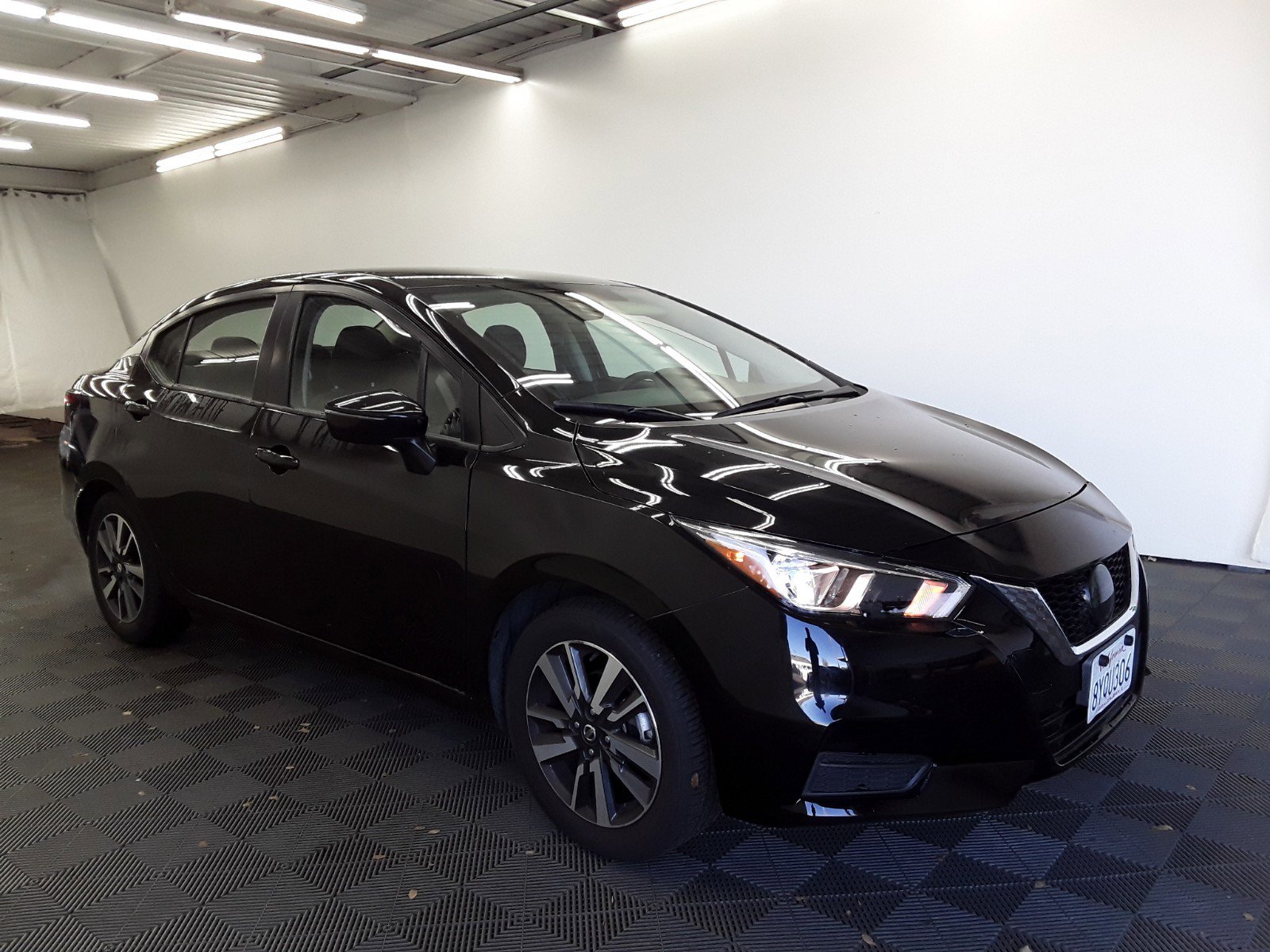 2021 Nissan Versa SV CVT