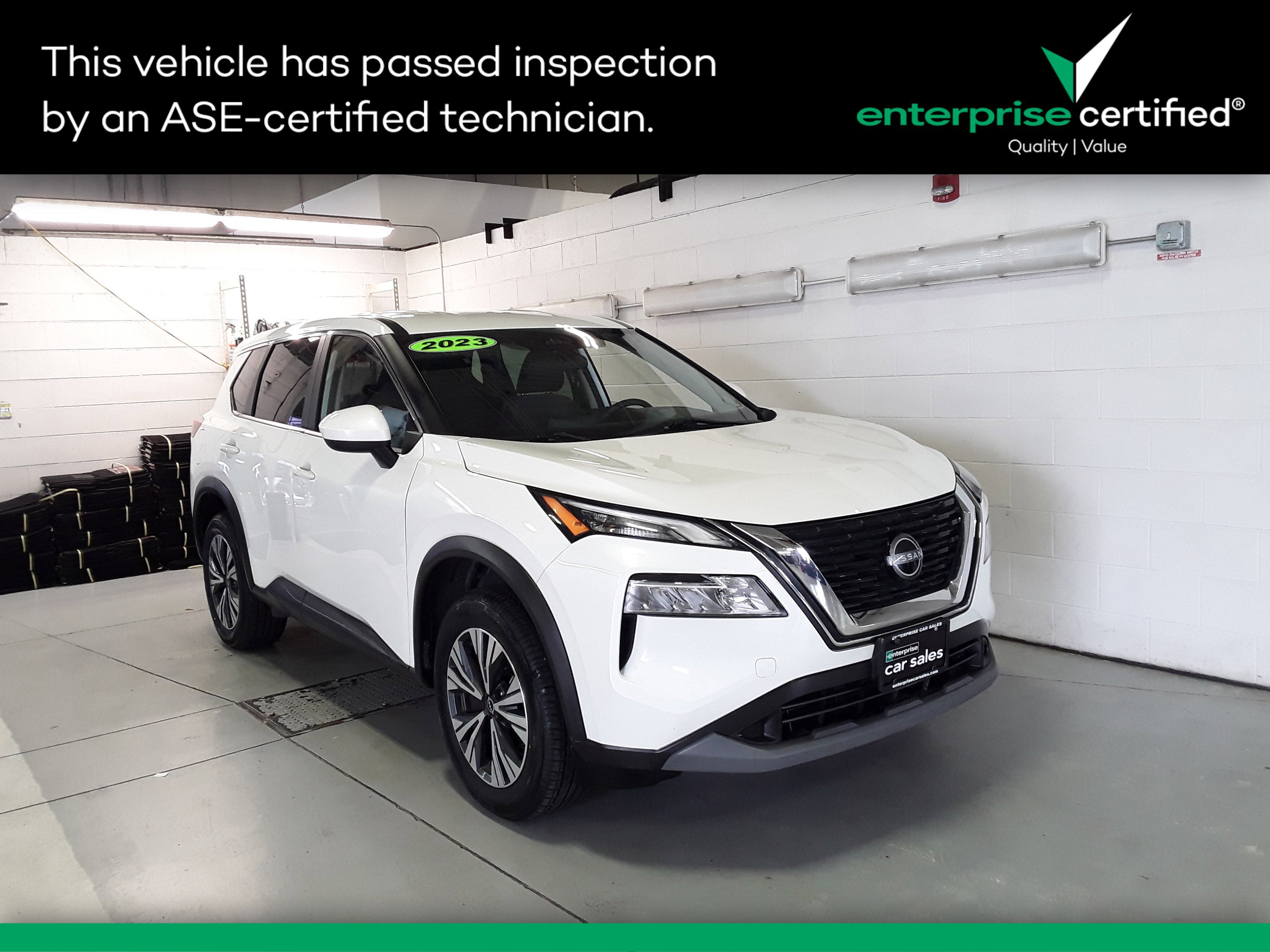 2023 Nissan Rogue SV's photo