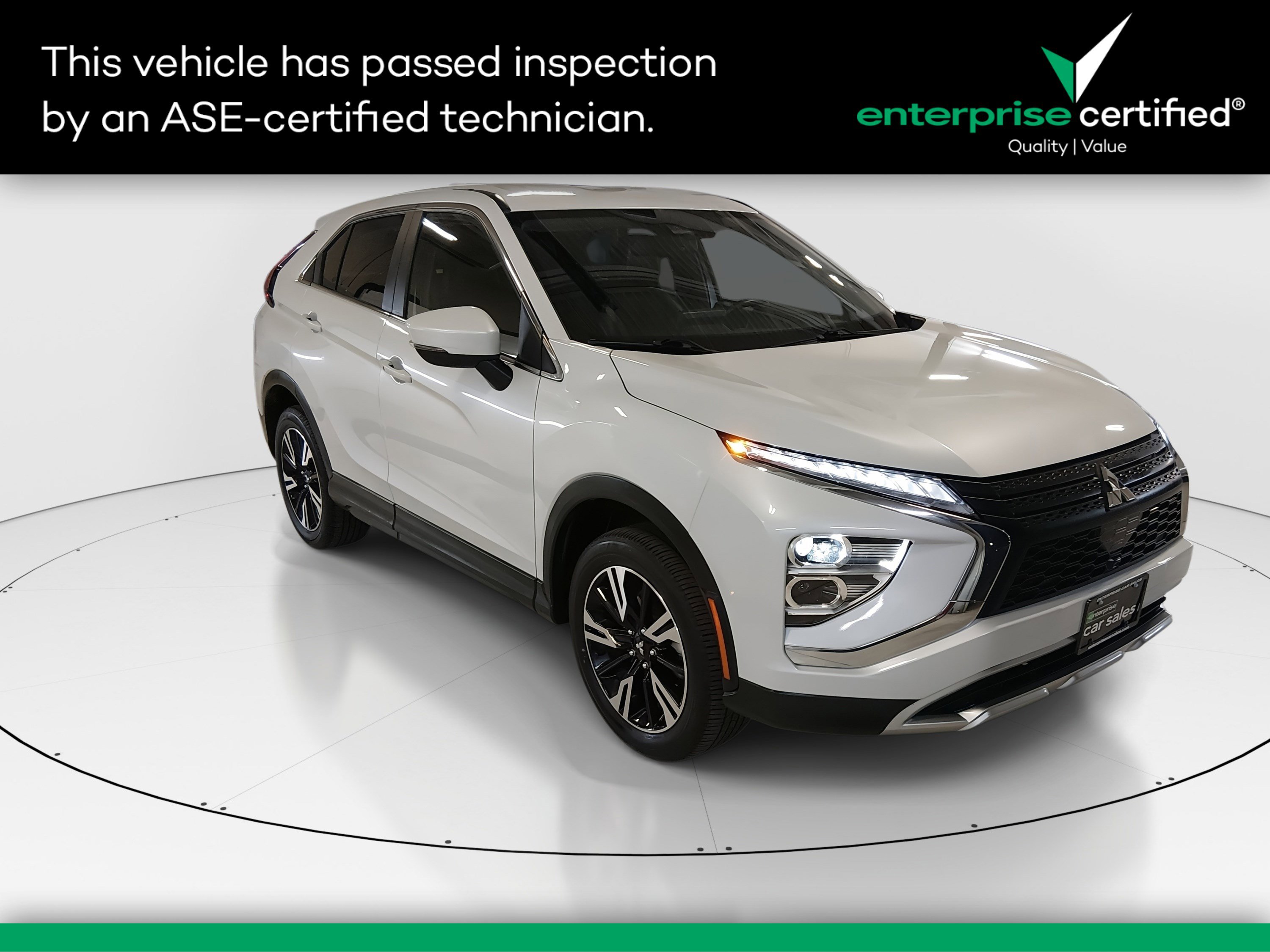 2024 Mitsubishi Eclipse Cross SE's photo