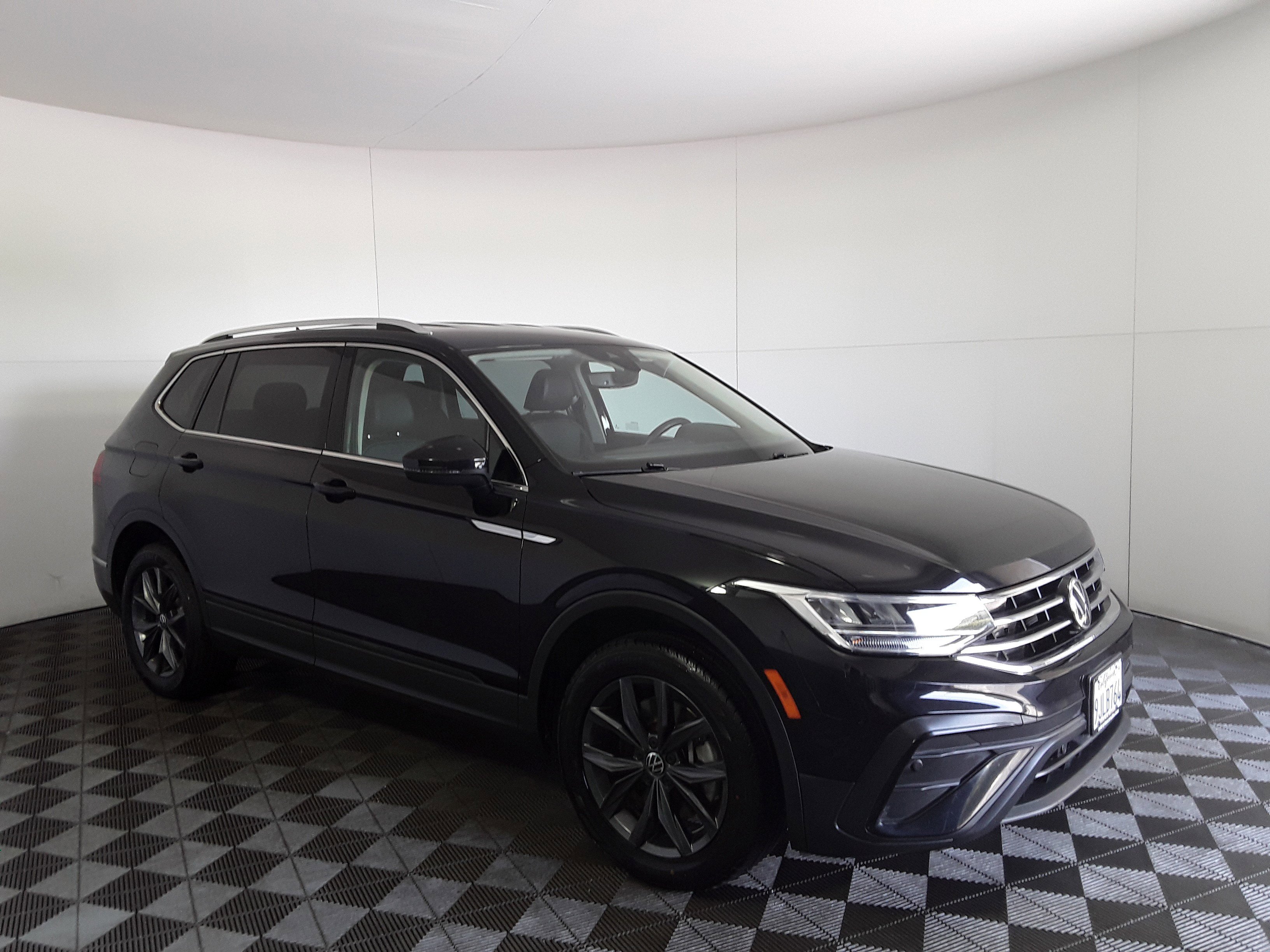 2022 Volkswagen Tiguan 2.0T SE FWD