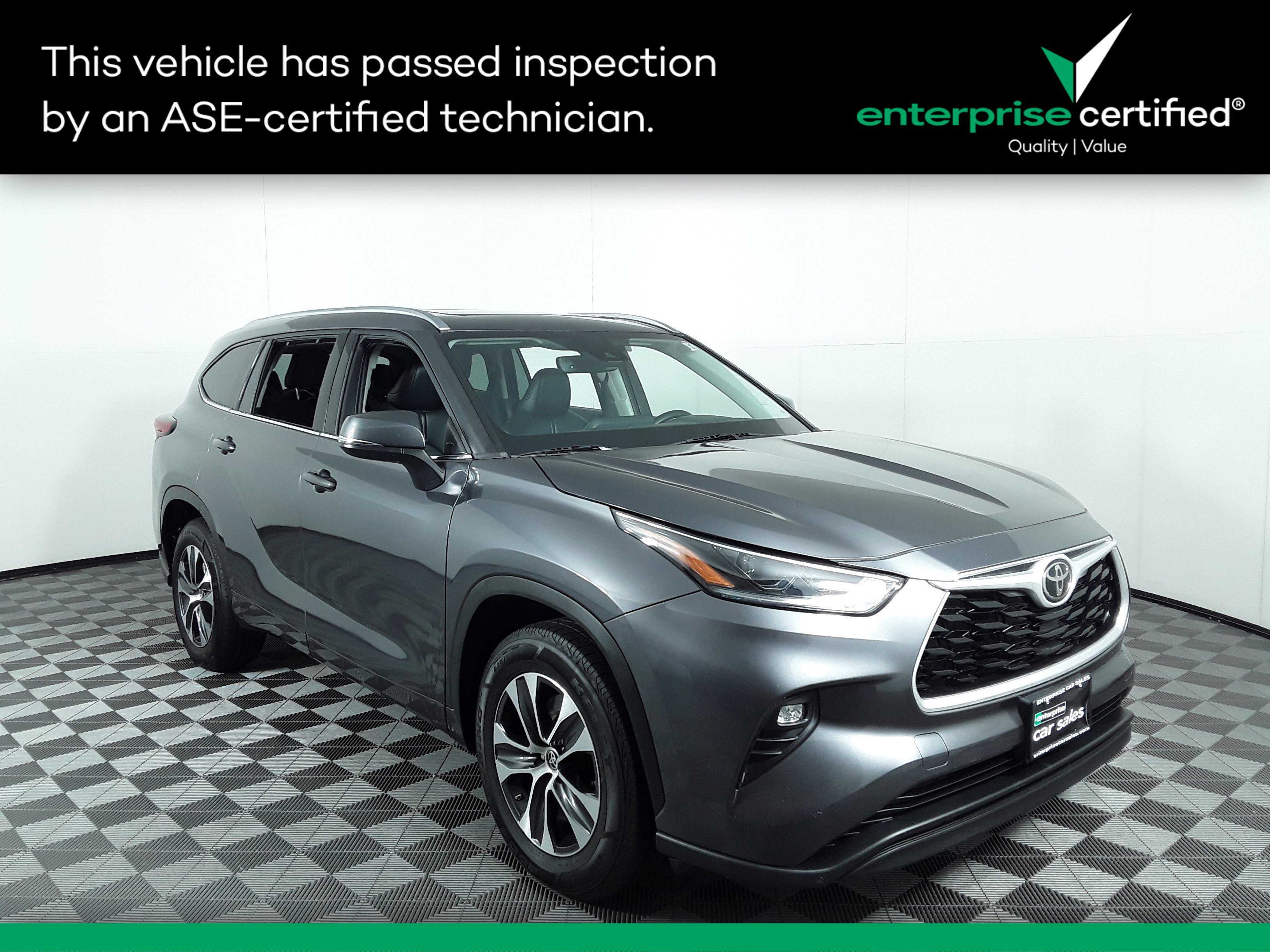 Used 2021 Toyota Highlander XLE FWD