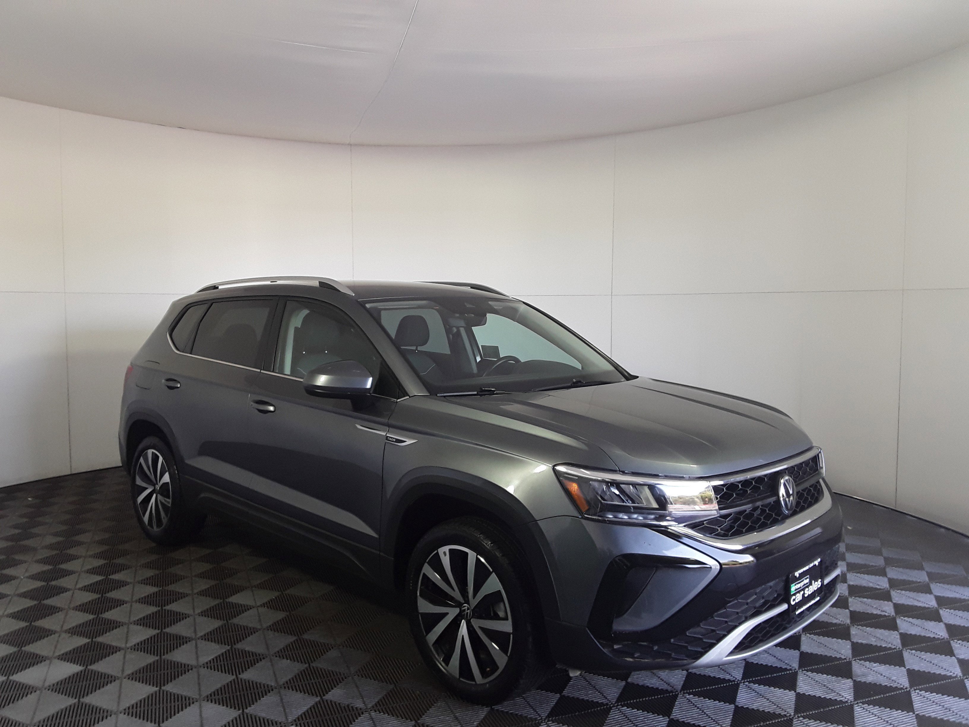 2024 Volkswagen Taos SE FWD