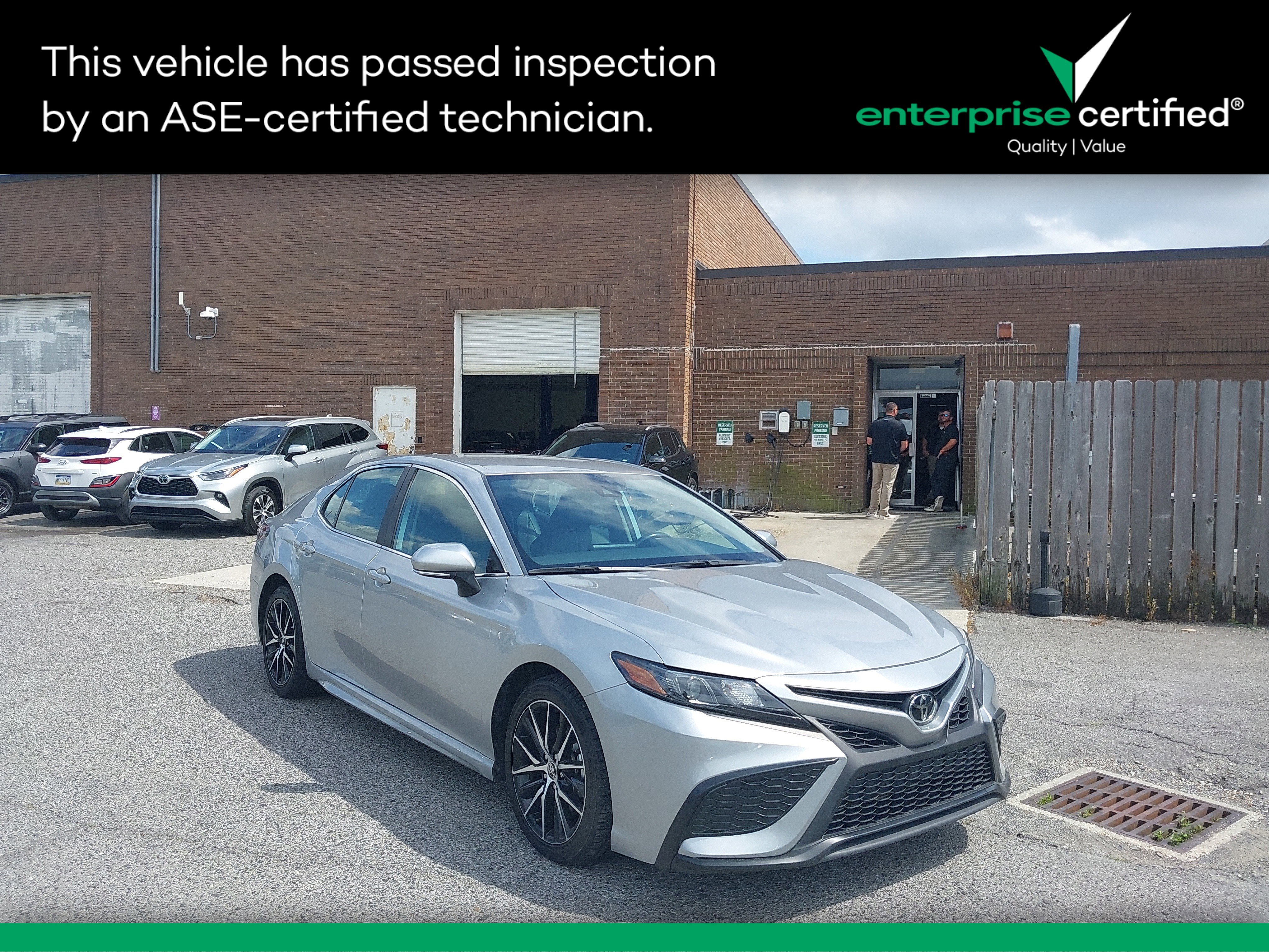 2023 Toyota Camry SE Auto