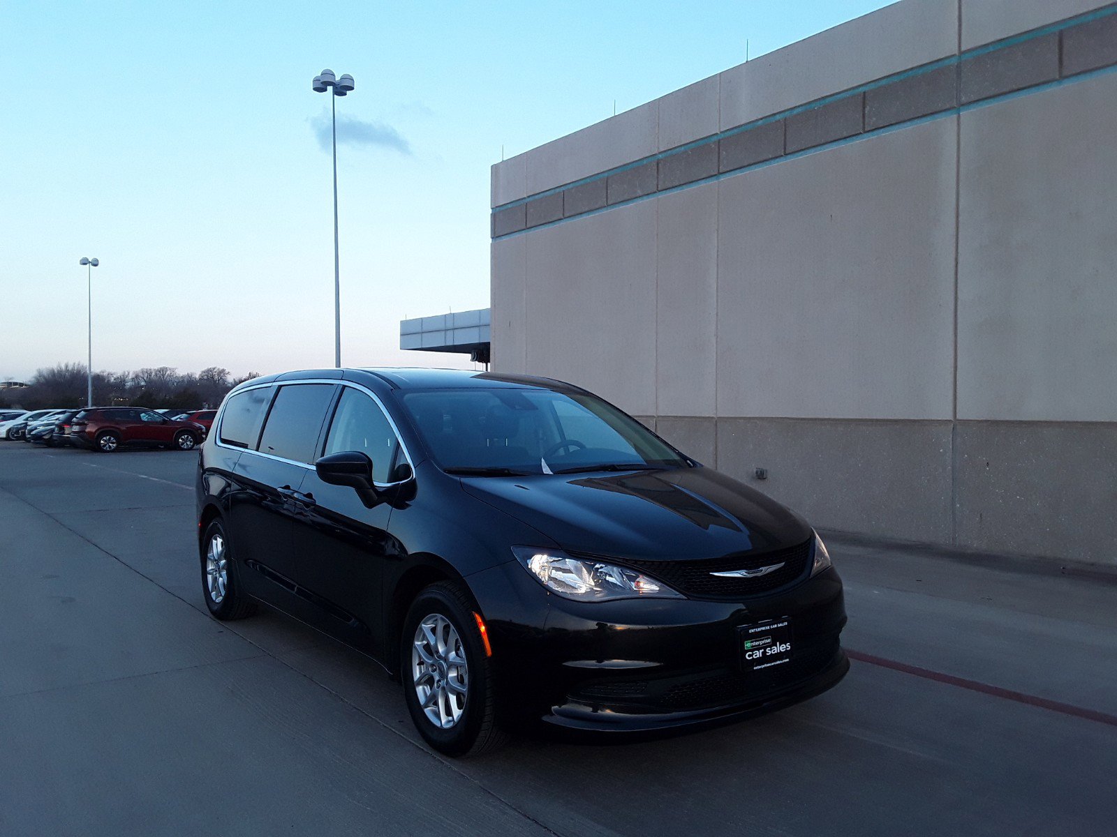 2023 Chrysler Voyager LX FWD