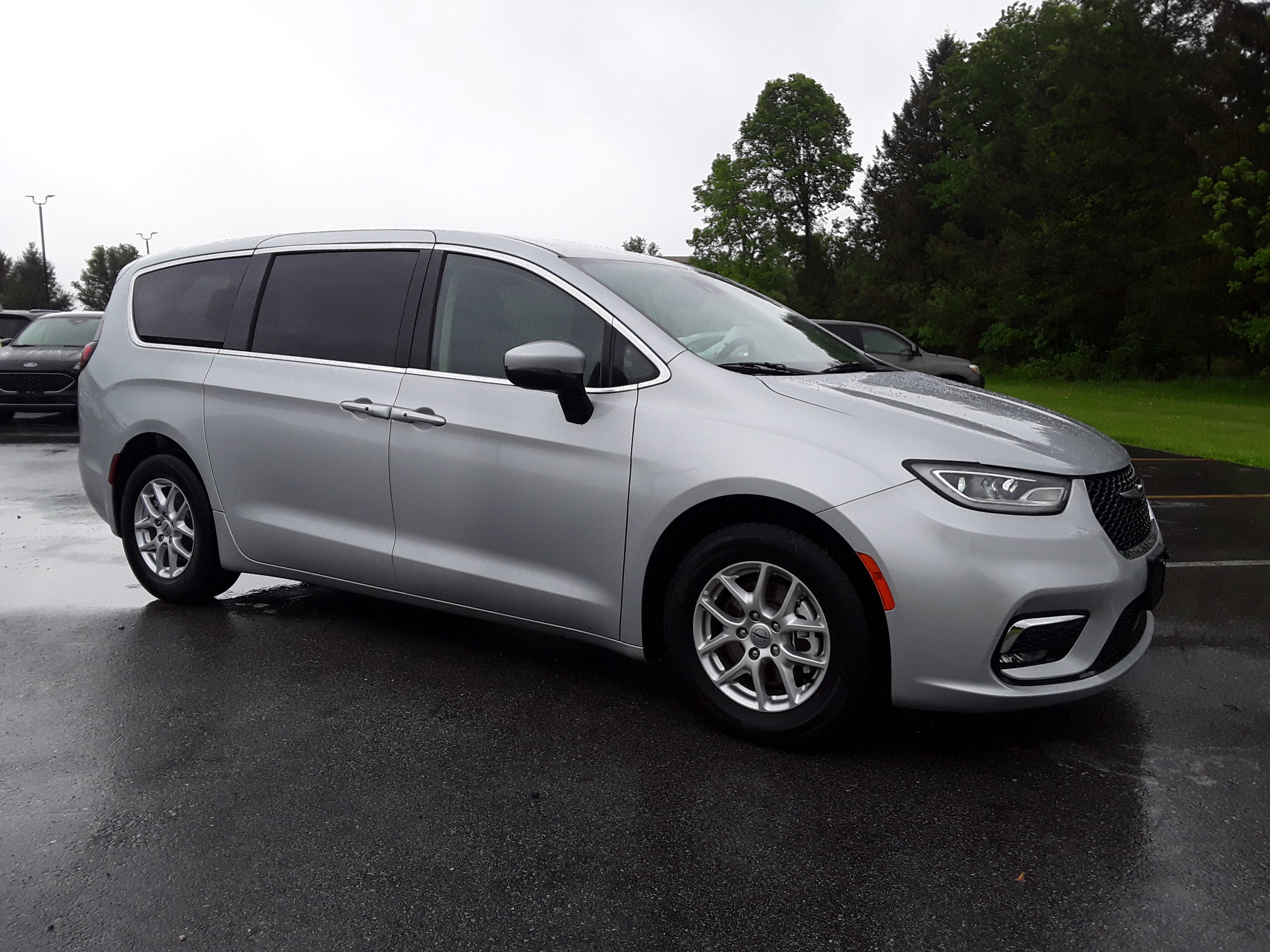 2023 Chrysler Pacifica Touring L FWD