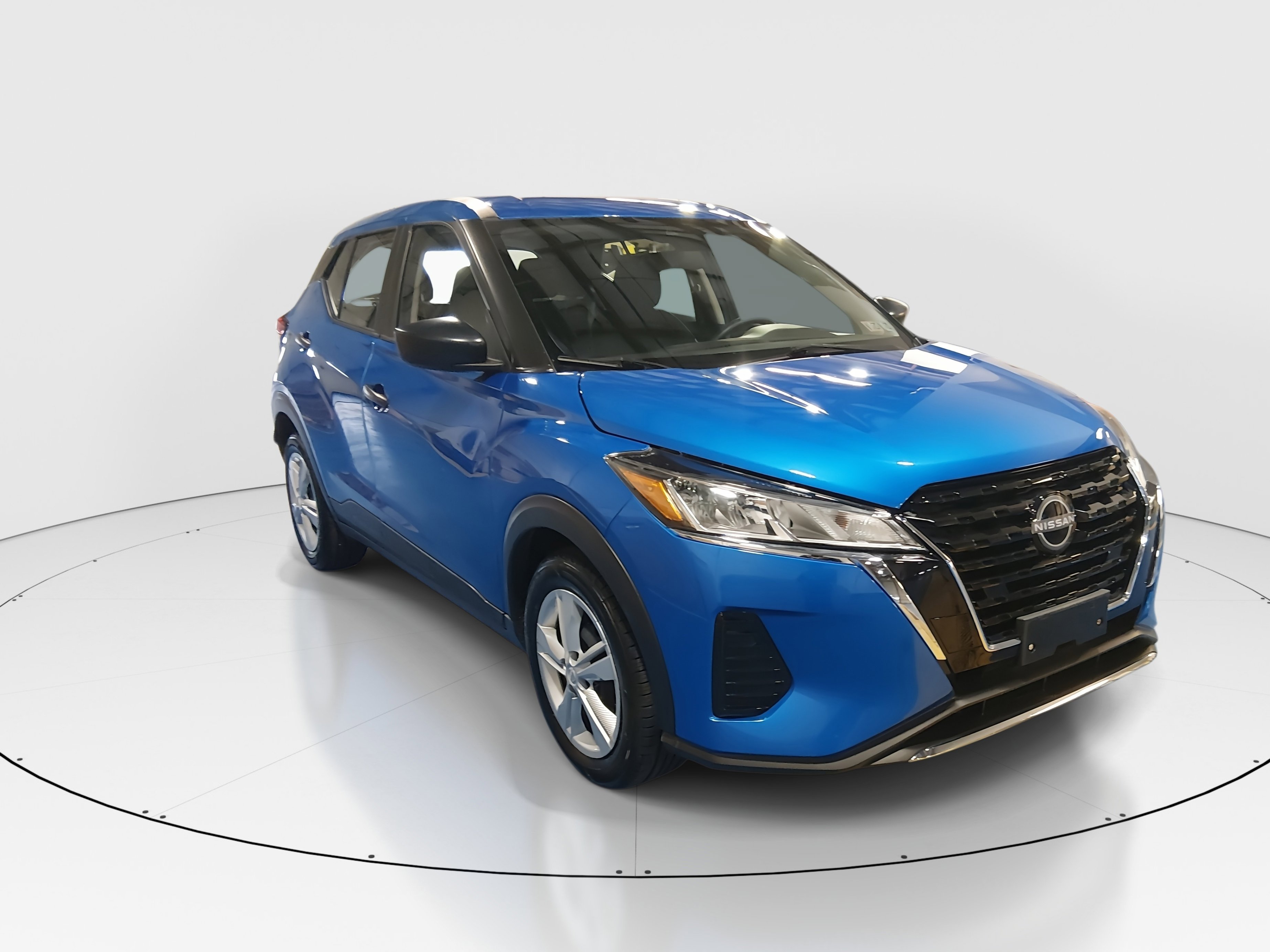 2024 Nissan Kicks S's photo