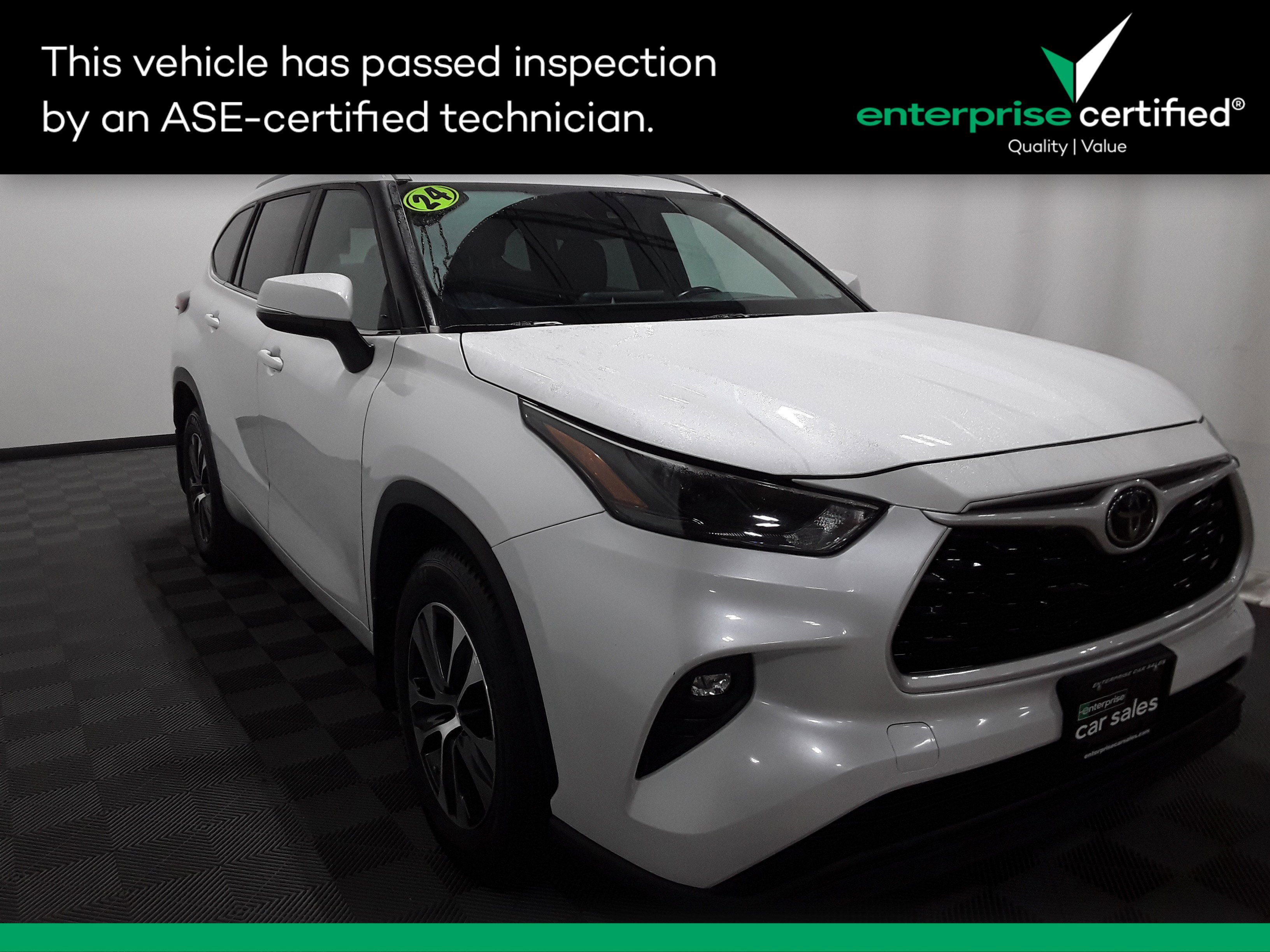 Used 2024 Toyota Highlander XLE AWD