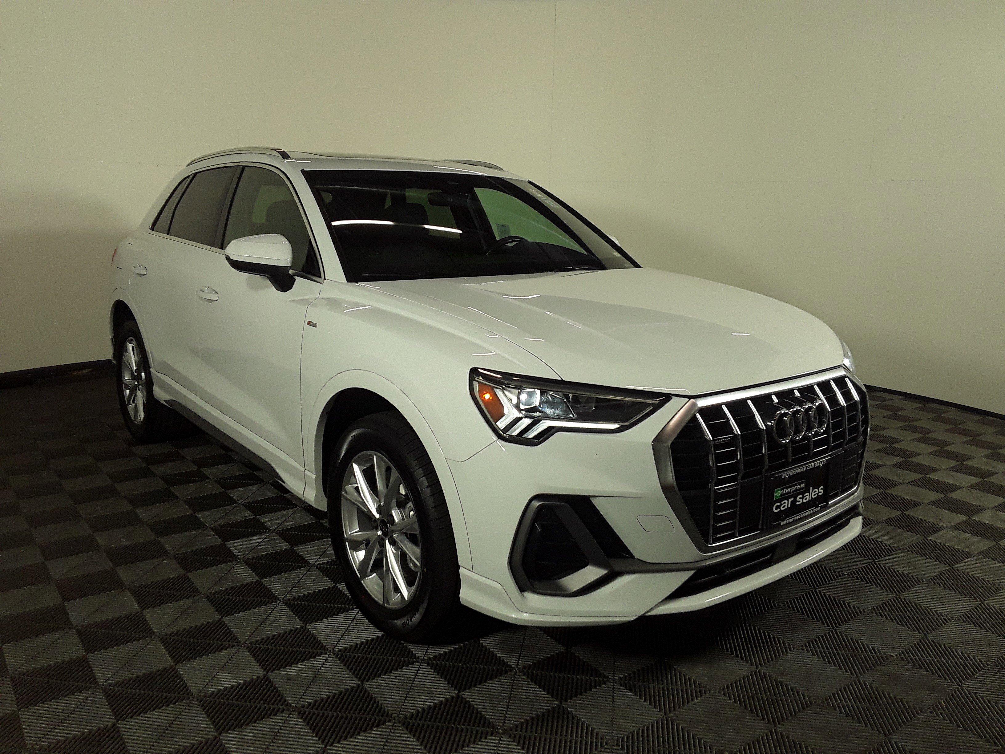 2023 Audi Q3 S line Premium 45 TFSI quattro